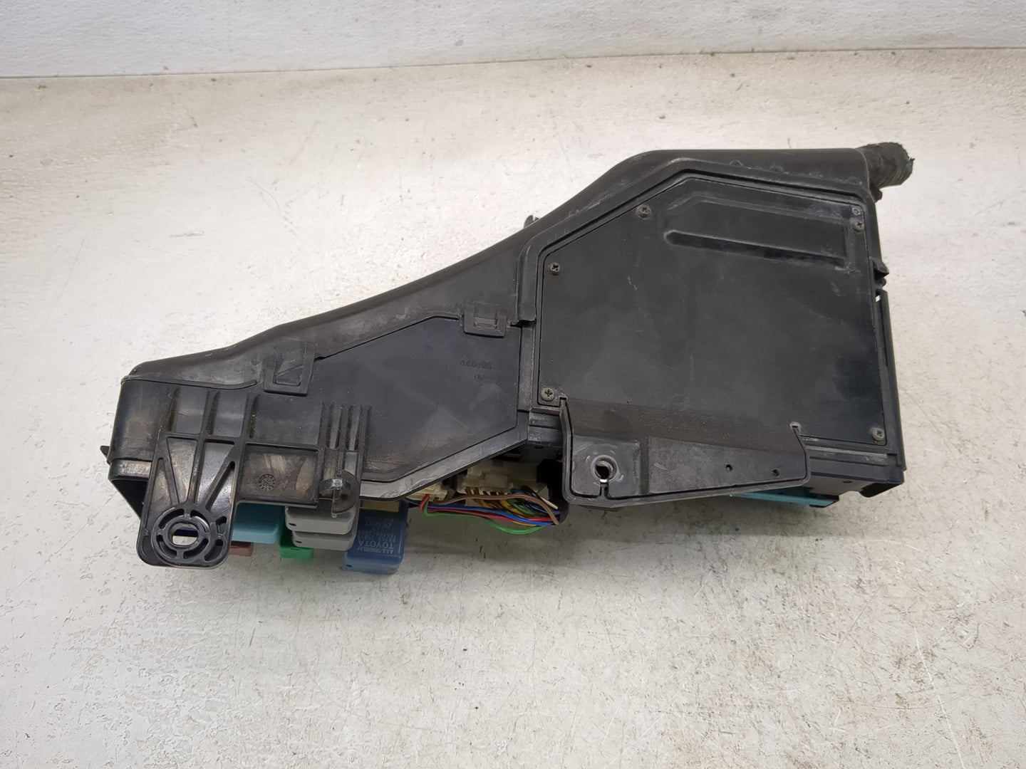 2005-2010 Toyota Avalon Fusebox Fuse Box Panel Relay Module P/N:8272007060 Fits Fits 2005 2006 2007 2008 2009 2010 OEM Used 