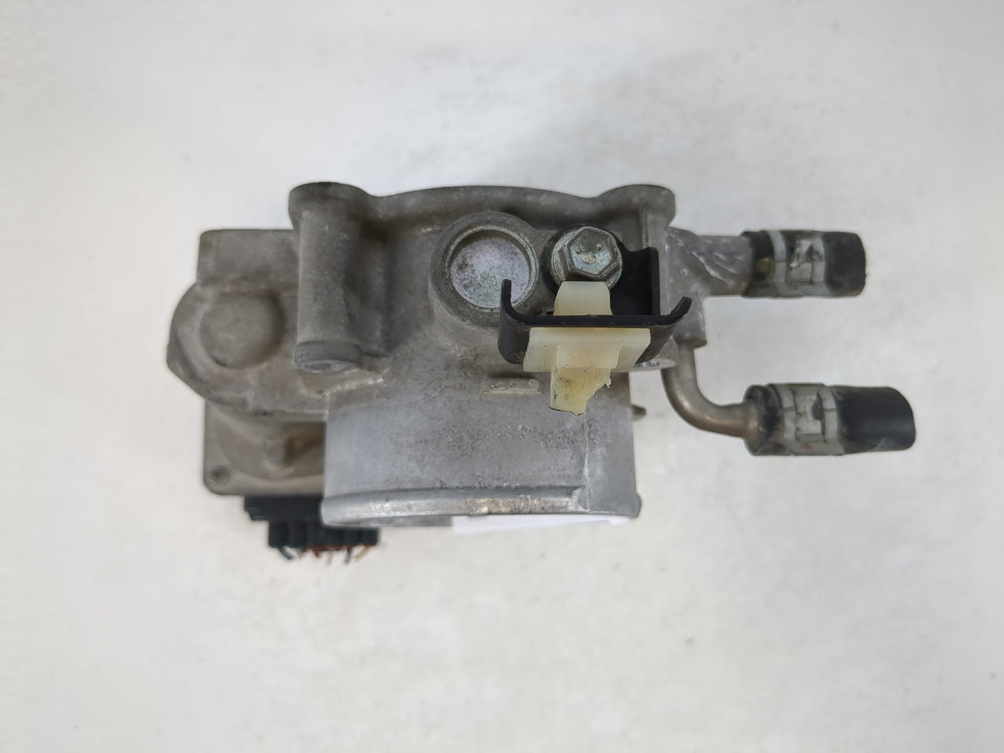 2007-2011 Toyota Camry Throttle Body P/N:22030-0V010 Fits Fits 2006 2007 2008 2009 2010 2011 2012 2013 2014 2015 OEM Used Au