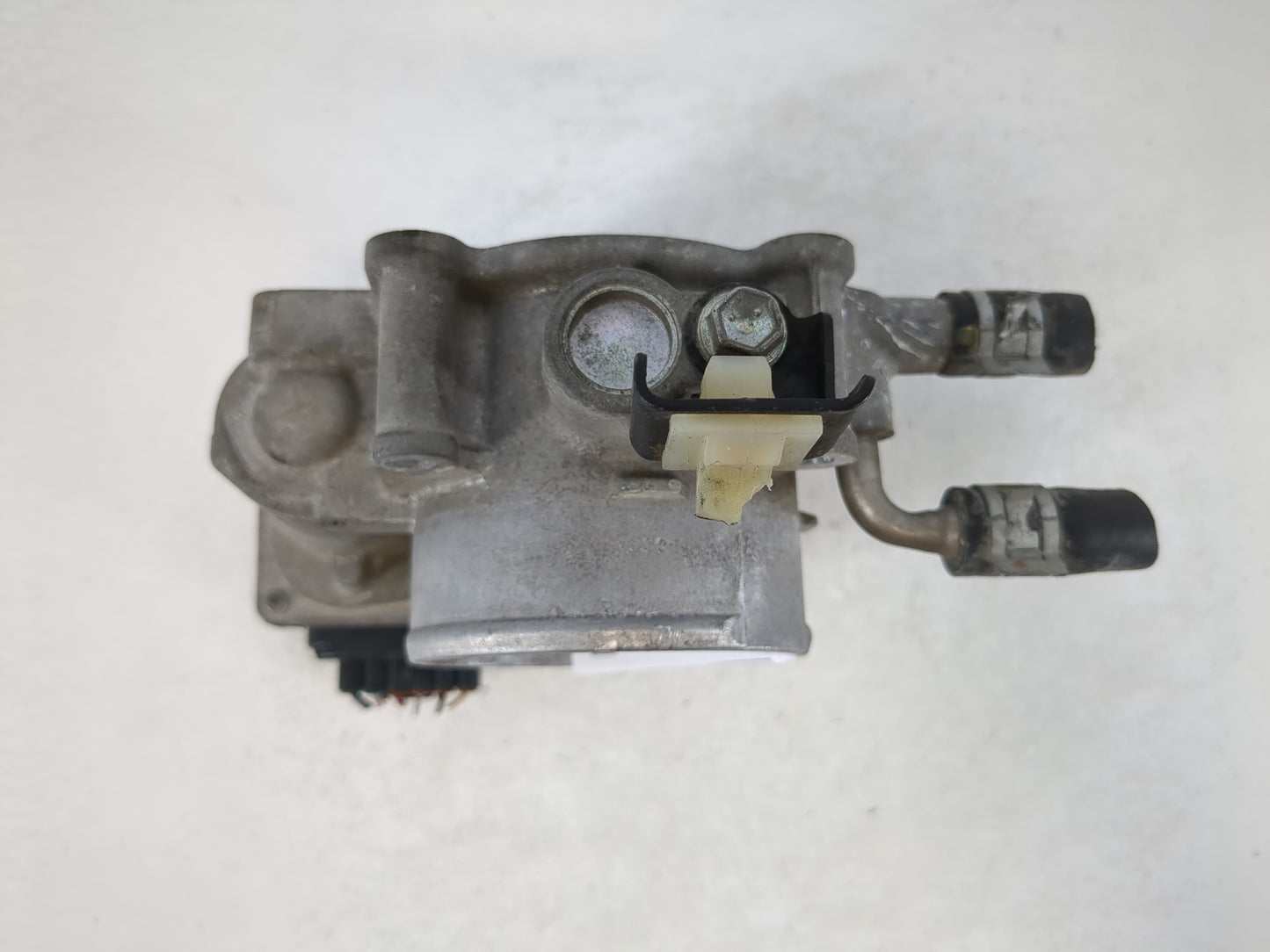 2007-2011 Toyota Camry Throttle Body P/N:22030-0V010 Fits Fits 2006 2007 2008 2009 2010 2011 2012 2013 2014 2015 OEM Used Au