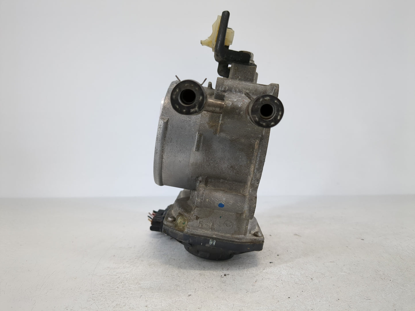2007-2011 Toyota Camry Throttle Body P/N:22030-0V010 Fits Fits 2006 2007 2008 2009 2010 2011 2012 2013 2014 2015 OEM Used Au