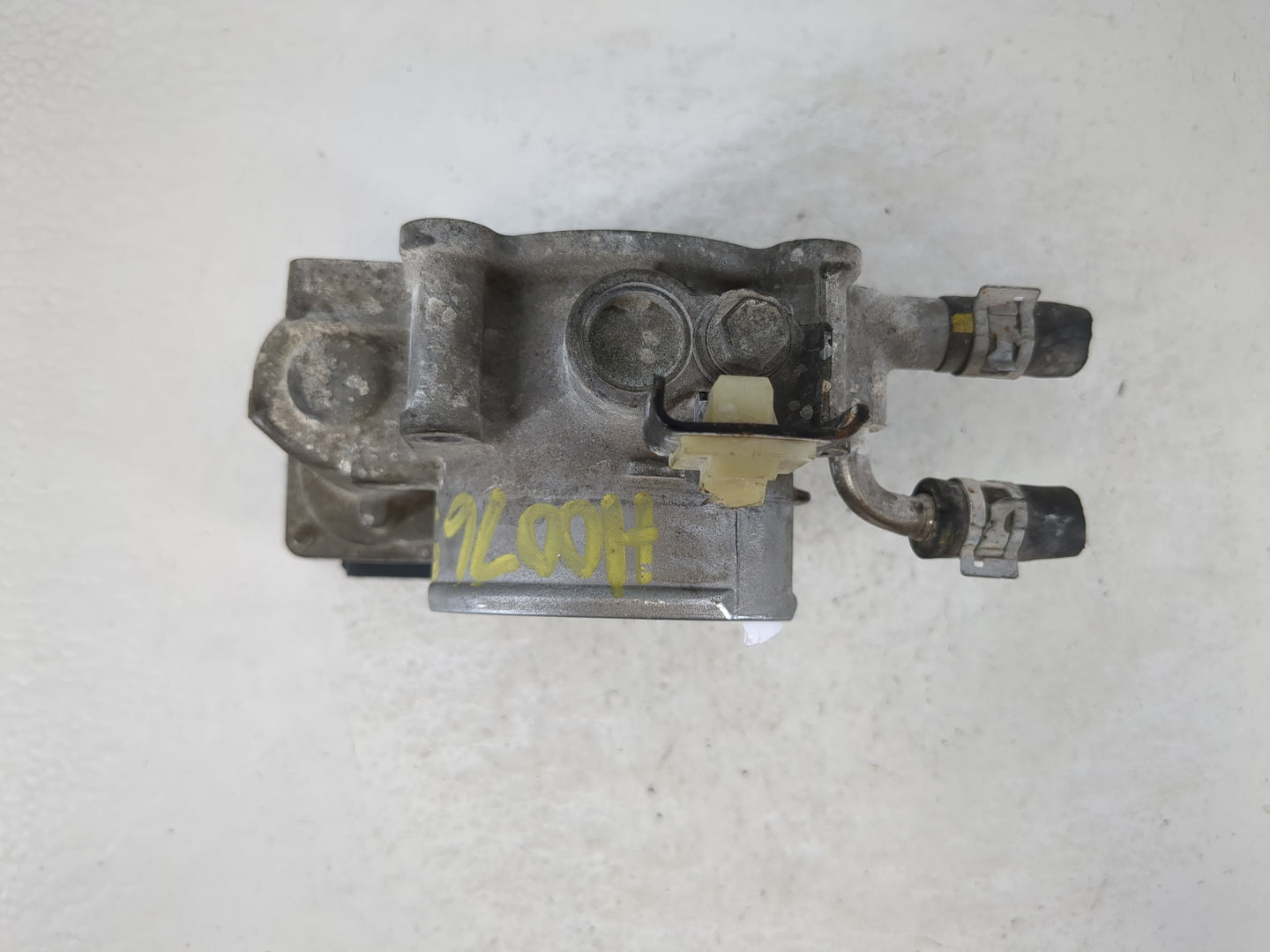 2010-2017 Toyota Camry Throttle Body P/N:22030-0V010 Fits Fits 2009 2010 2011 2012 2013 2014 2015 2016 2017 2018 2019 OEM Us