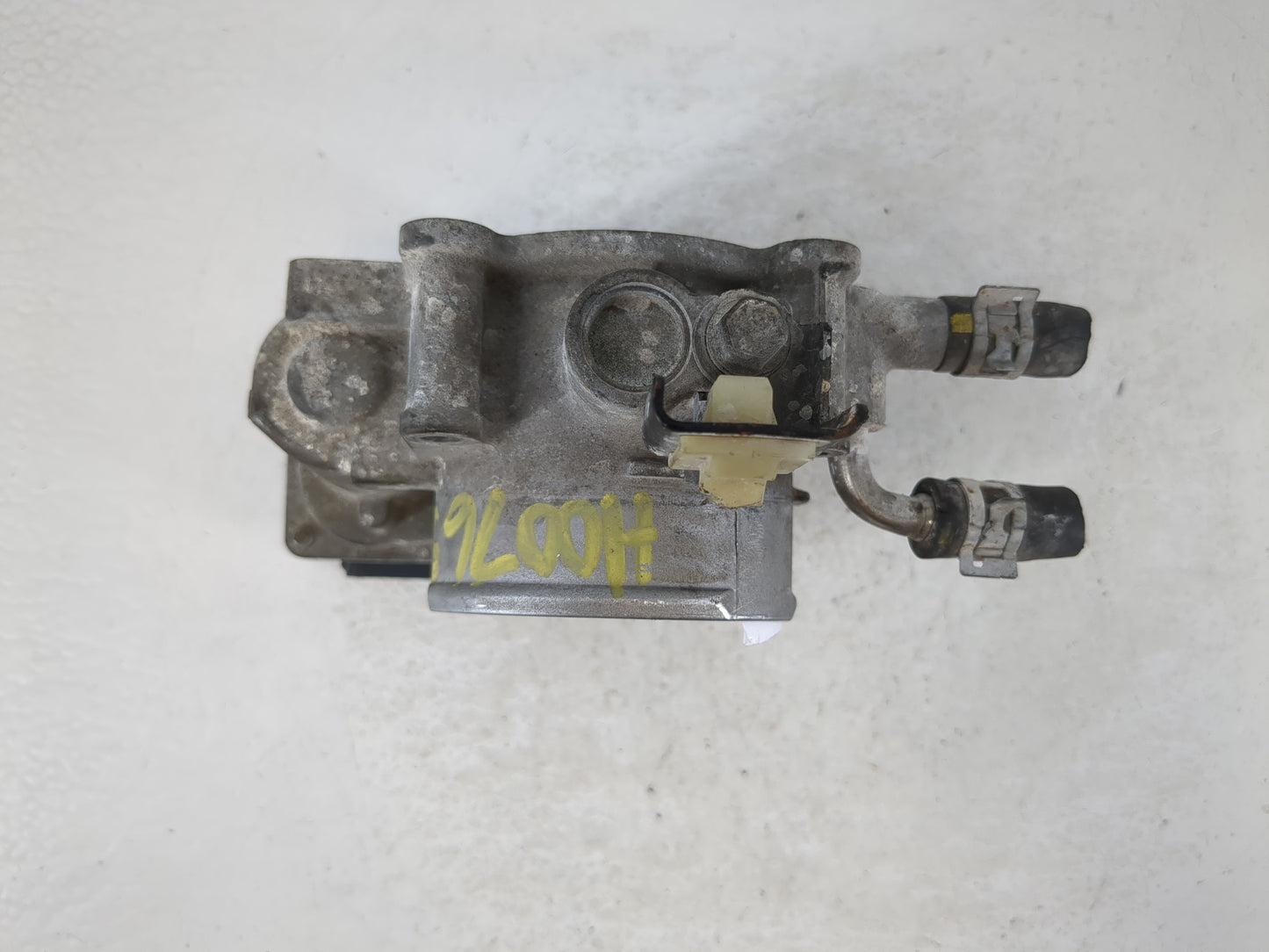 2010-2017 Toyota Camry Throttle Body P/N:22030-0V010 Fits Fits 2009 2010 2011 2012 2013 2014 2015 2016 2017 2018 2019 OEM Us