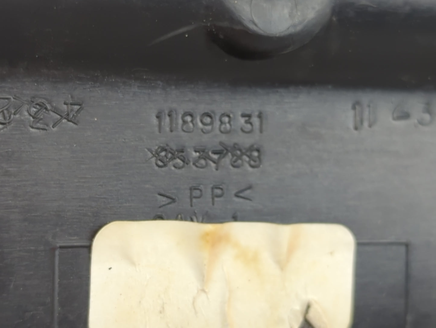 2010 Toyota Camry Overhead Roof Console - Oemusedautoparts1.com
