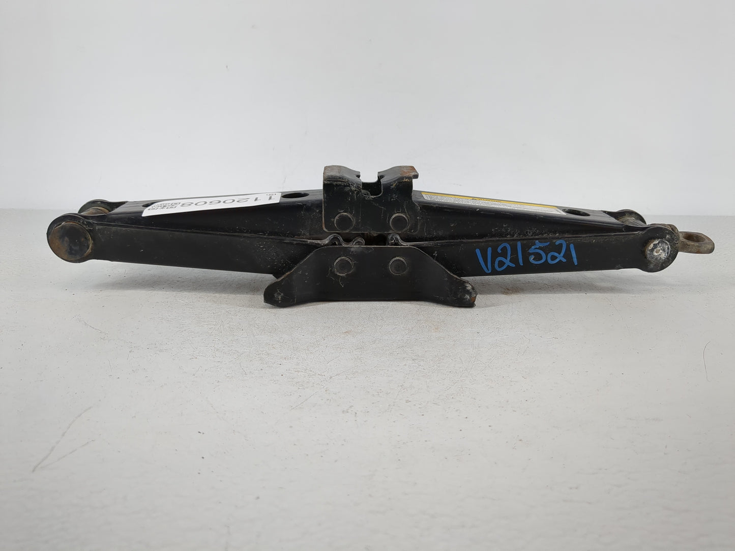 2010 Toyota Camry Spare Scissor Car Jack 1120608 - Oemusedautoparts1.com