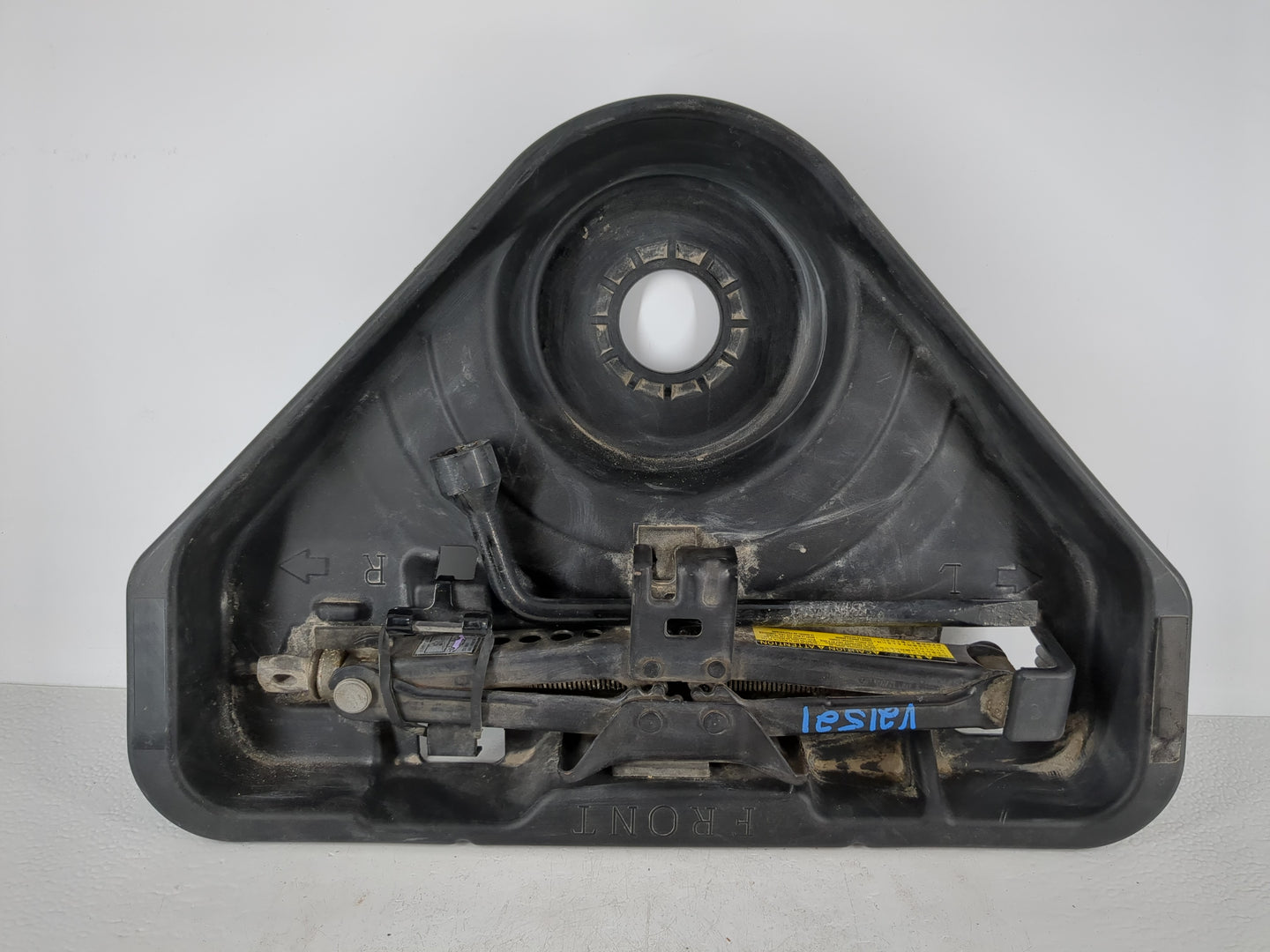 2010 Toyota Camry Spare Scissor Car Jack 1120637 - Oemusedautoparts1.com