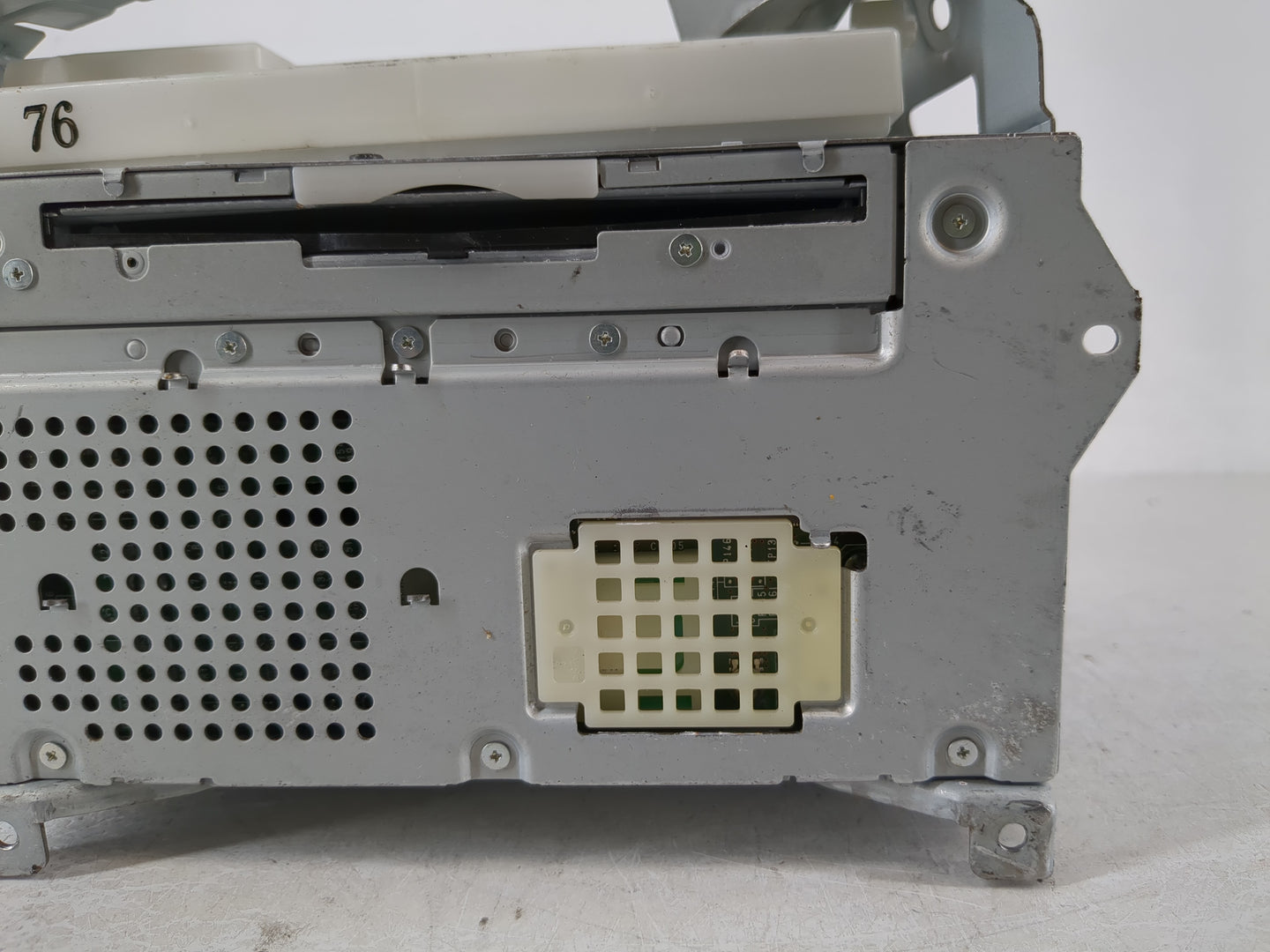 2010-2011 Toyota Camry Radio AM FM Cd Player Receiver Replacement P/N:25915 3LZ1C 9456125306 Fits Fits 2010 2011 OEM Used Au