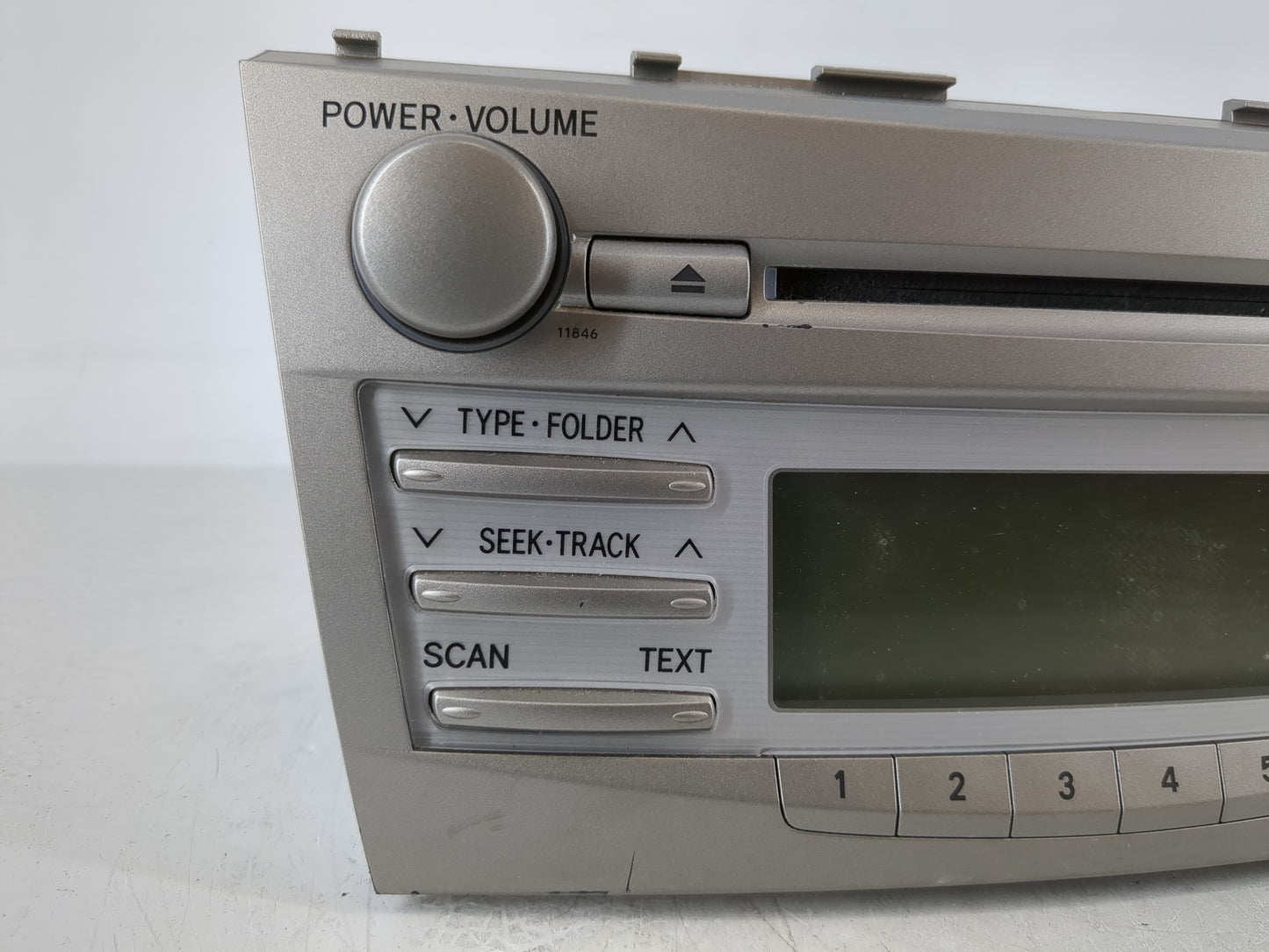 2010-2011 Toyota Camry Radio AM FM Cd Player Receiver Replacement P/N:86120-06480 Fits Fits 2010 2011 OEM Used Auto Parts - 