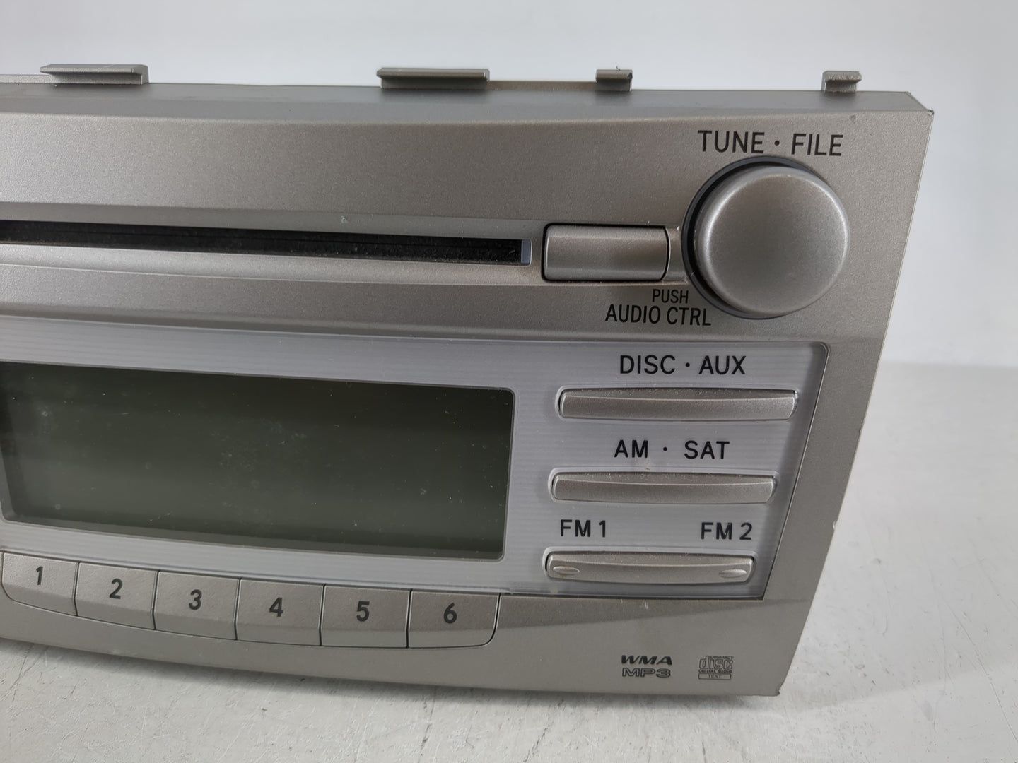 2010-2011 Toyota Camry Radio AM FM Cd Player Receiver Replacement P/N:86120-06480 Fits Fits 2010 2011 OEM Used Auto Parts - 