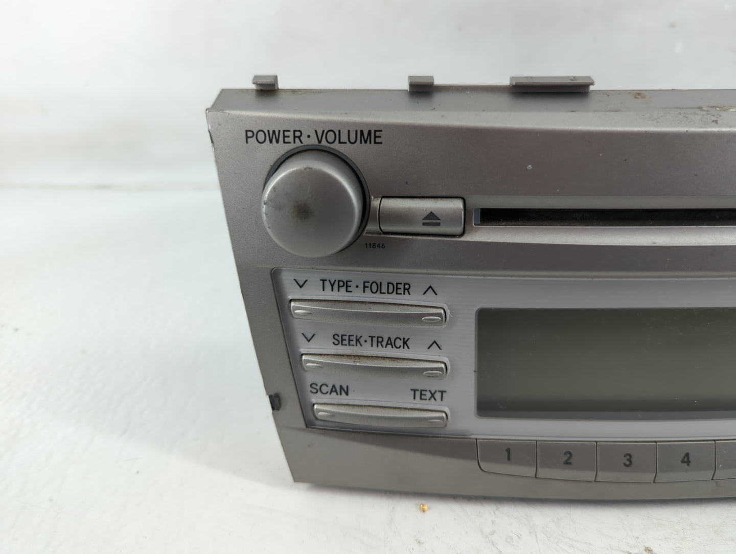2010-2011 Toyota Camry Radio AM FM Cd Player Receiver Replacement P/N:121862-21 Fits Fits 2010 2011 OEM Used Auto Parts - Oe