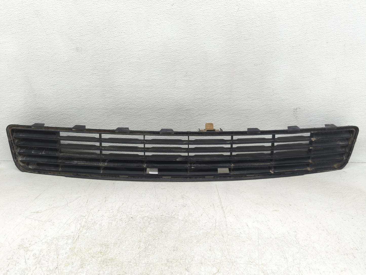 2010-2011 Toyota Camry Front Grille Bumper Not Included - Oemusedautoparts1.com