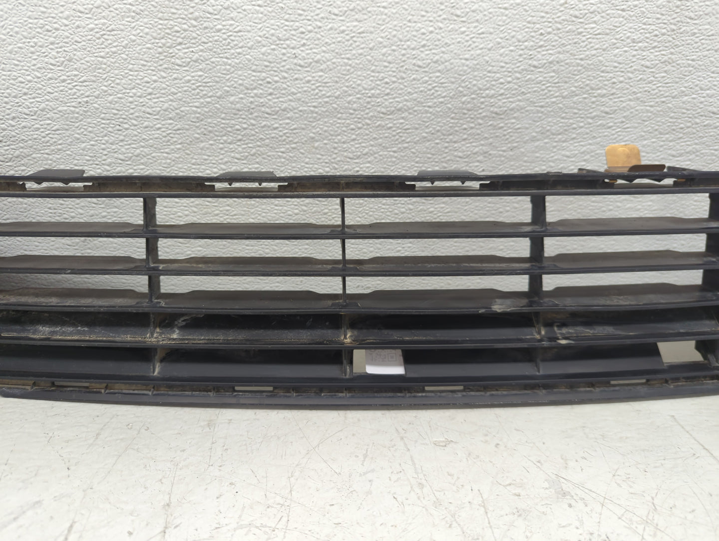 2010-2011 Toyota Camry Front Grille Bumper Not Included - Oemusedautoparts1.com