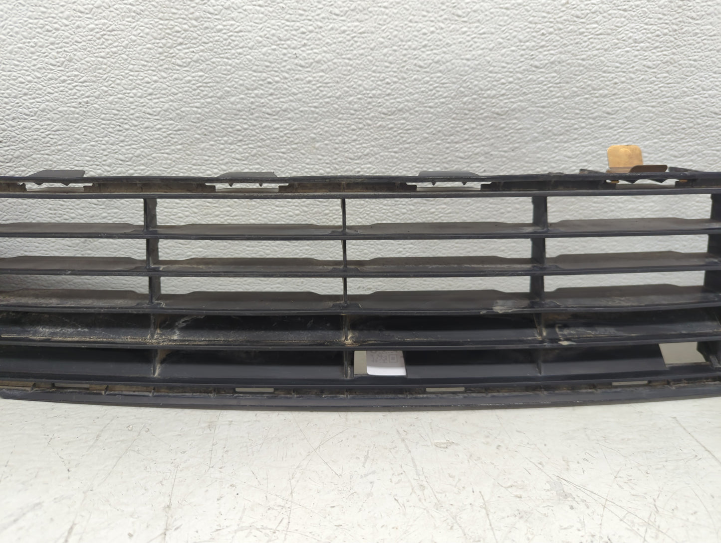2010-2011 Toyota Camry Front Grille Bumper Not Included - Oemusedautoparts1.com