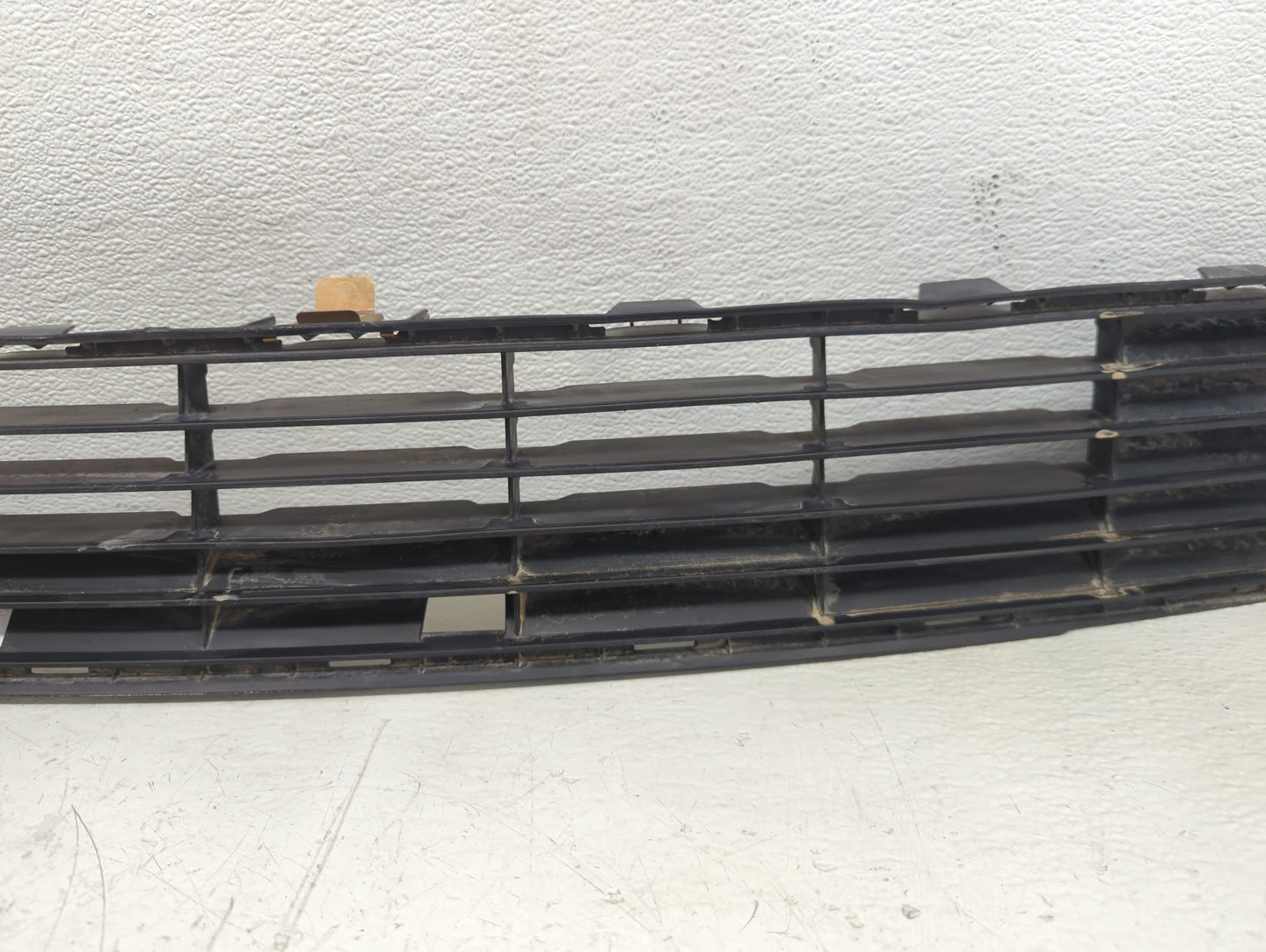 2010-2011 Toyota Camry Front Grille Bumper Not Included - Oemusedautoparts1.com