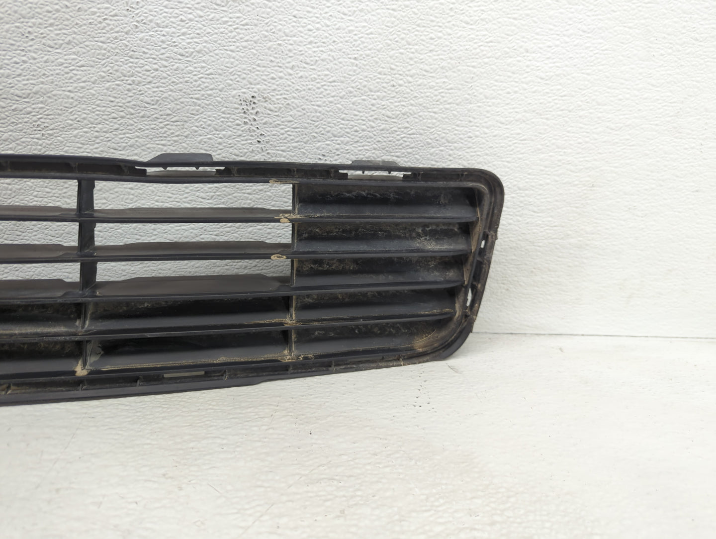 2010-2011 Toyota Camry Front Grille Bumper Not Included - Oemusedautoparts1.com