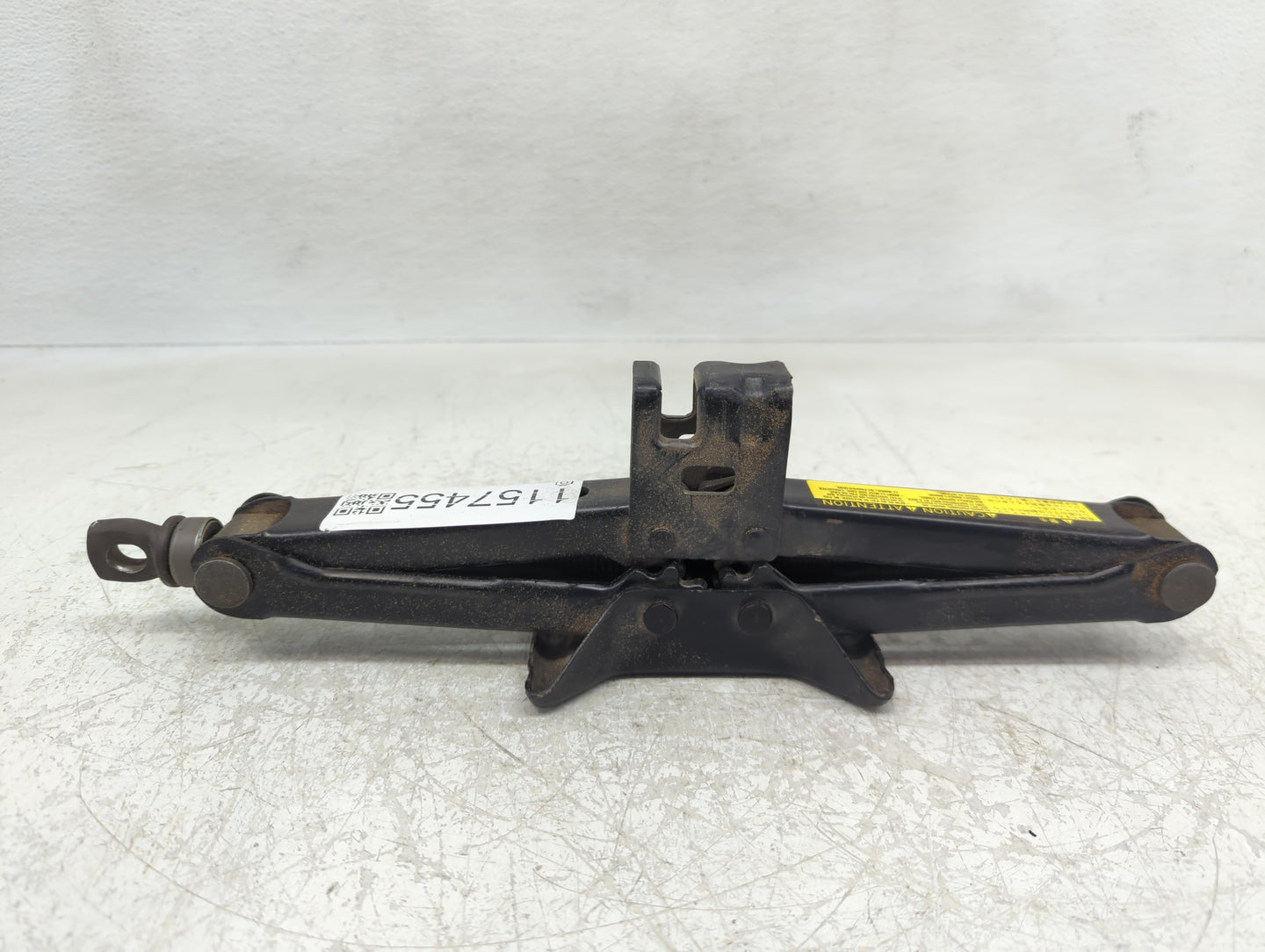 2010 Toyota Camry Spare Scissor Car Jack 1157455 - Oemusedautoparts1.com