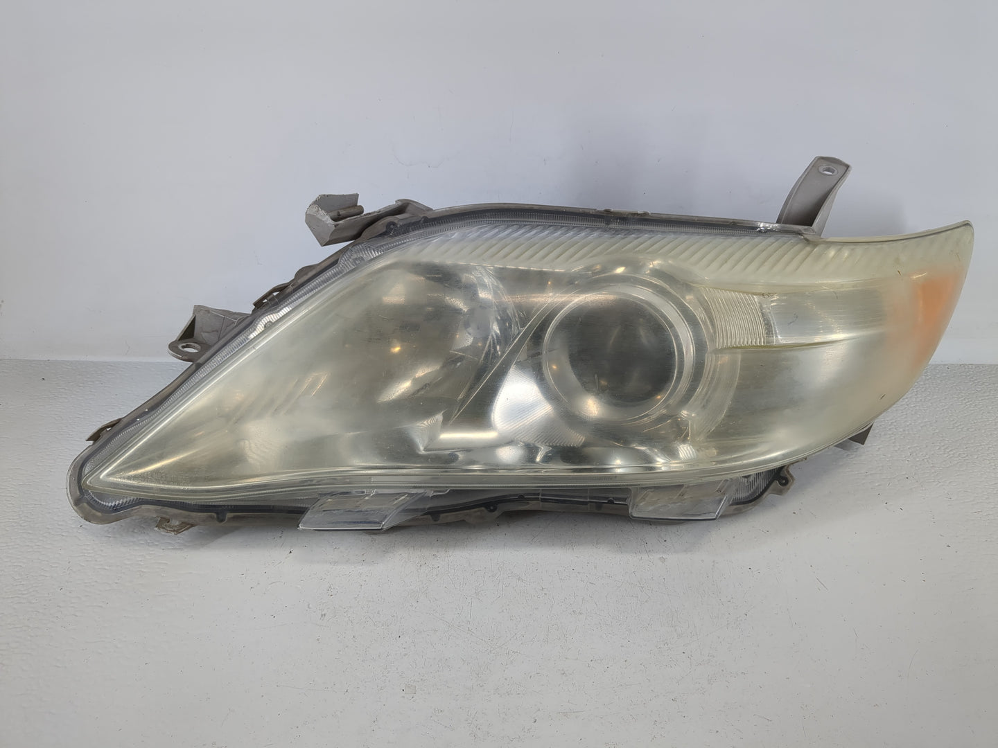 2010-2011 Toyota Camry Driver Left Oem Head Light Headlight Lamp - Oemusedautoparts1.com