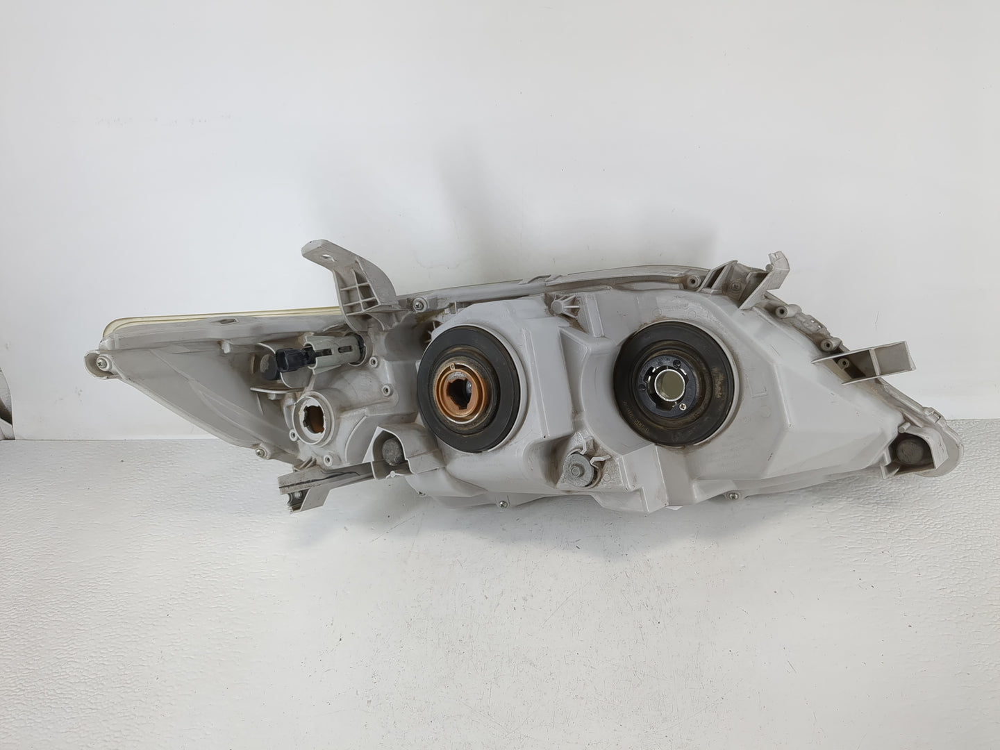 2010-2011 Toyota Camry Driver Left Oem Head Light Headlight Lamp - Oemusedautoparts1.com