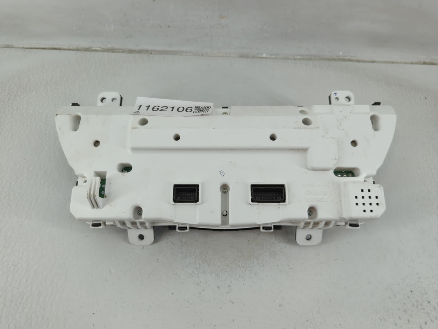 2010-2011 Toyota Camry Instrument Cluster Speedometer Gauges P/N:TN257450-3433 83800-06V10-00 Fits Fits 2010 2011 OEM Used A