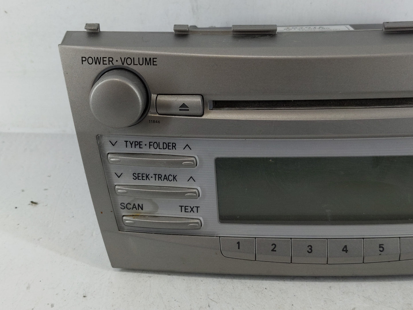 2010-2011 Toyota Camry Radio AM FM Cd Player Receiver Replacement P/N:86120-06480 Fits Fits 2010 2011 OEM Used Auto Parts - 