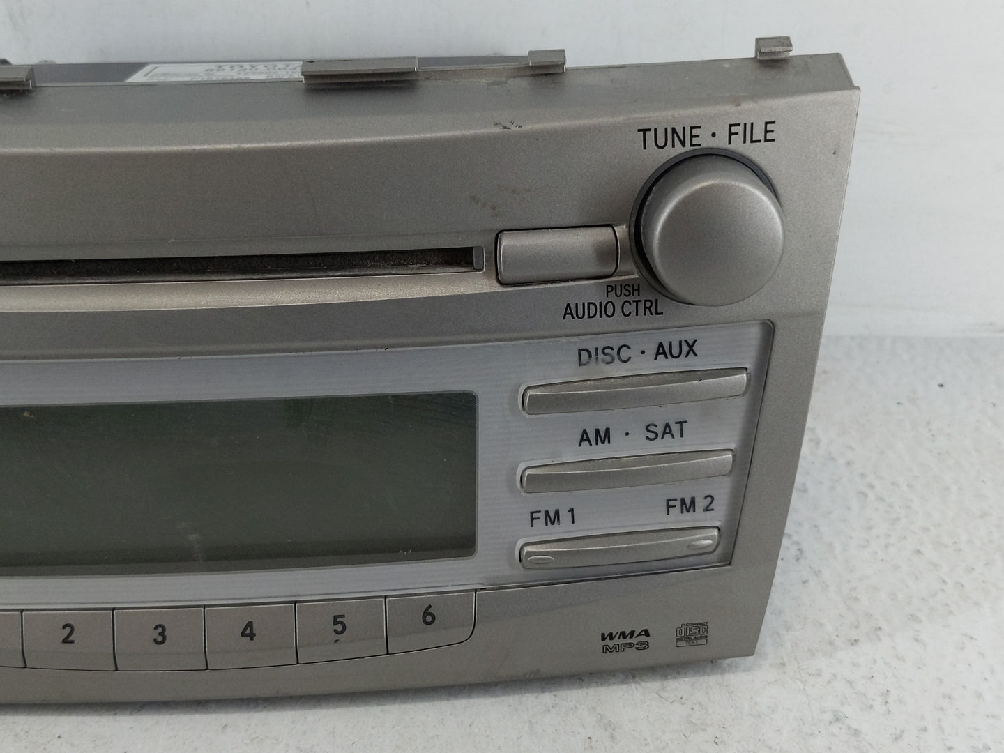 2010-2011 Toyota Camry Radio AM FM Cd Player Receiver Replacement P/N:86120-06480 Fits Fits 2010 2011 OEM Used Auto Parts - 
