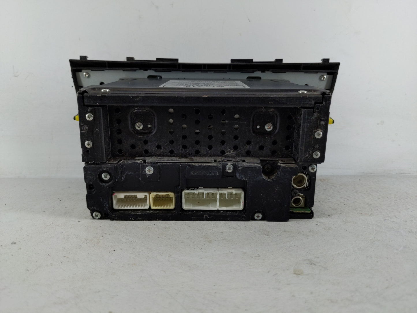 2010-2011 Toyota Camry Radio AM FM Cd Player Receiver Replacement P/N:86120-06480 Fits Fits 2010 2011 OEM Used Auto Parts - 