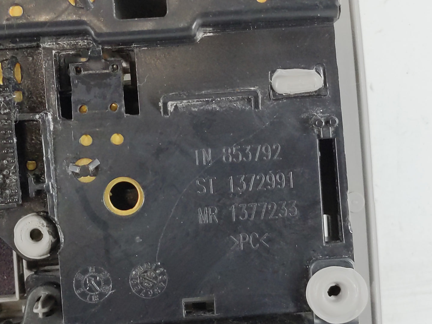 2010 Toyota Camry Overhead Roof Console - Oemusedautoparts1.com
