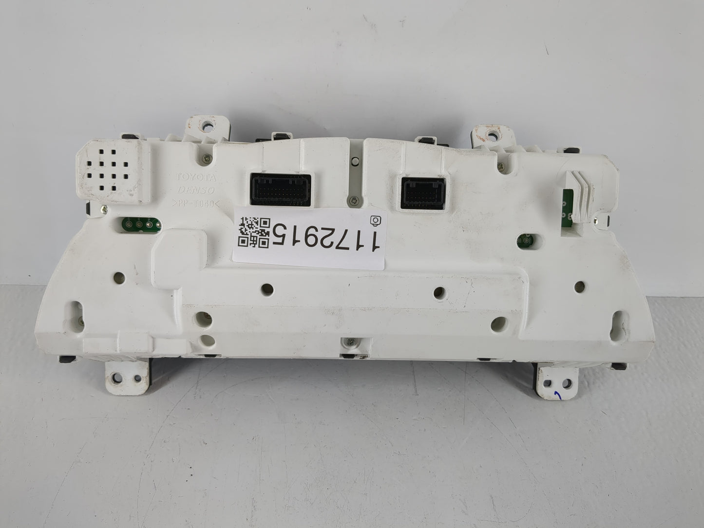 2010-2011 Toyota Camry Instrument Cluster Speedometer Gauges P/N:83800-06V10 Fits Fits 2010 2011 OEM Used Auto Parts - Oemus