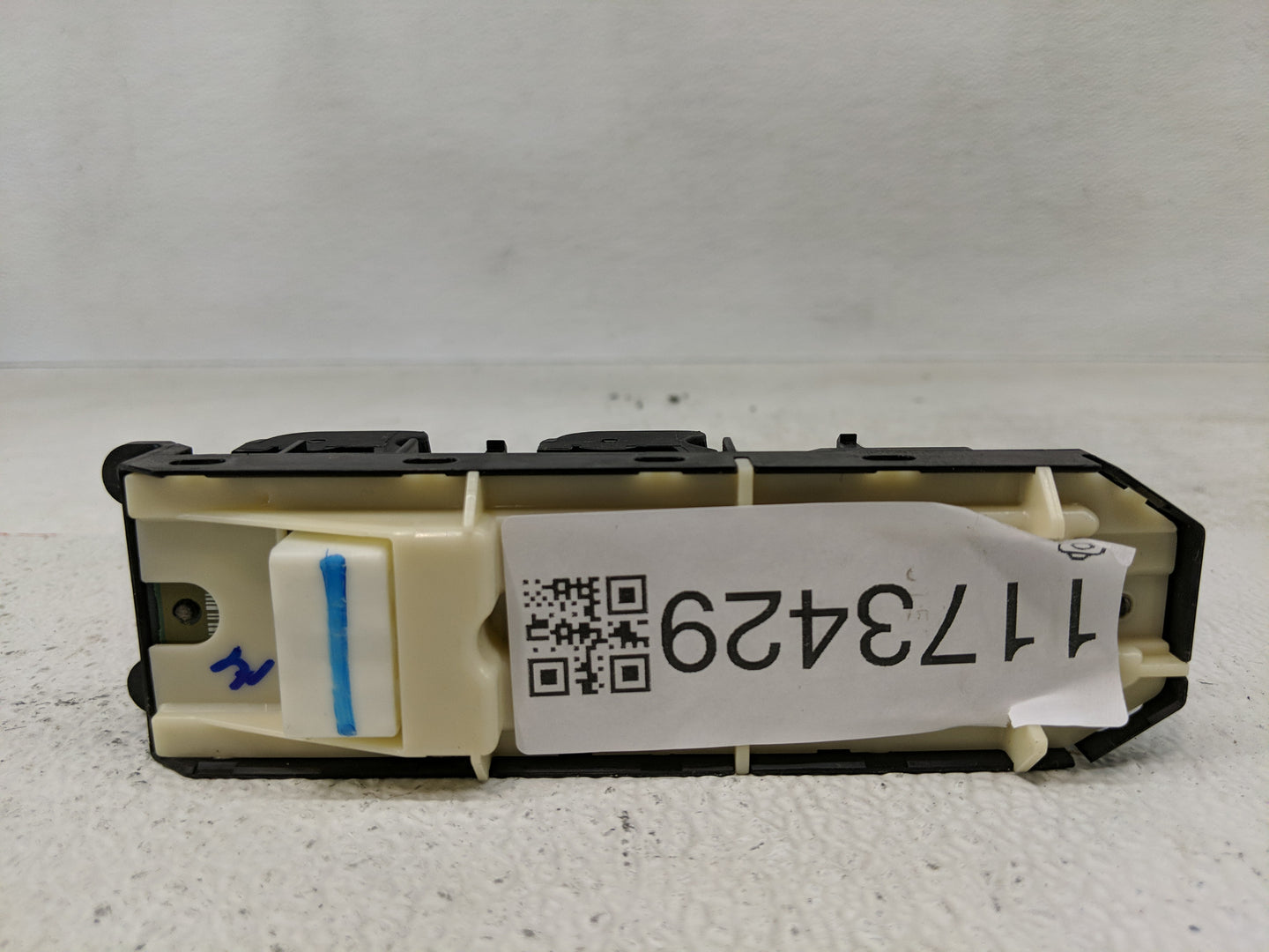 2010-2011 Toyota Camry Master Power Window Switch Replacement Driver Side Left P/N:515512 Fits OEM Used Auto Parts - Oemused