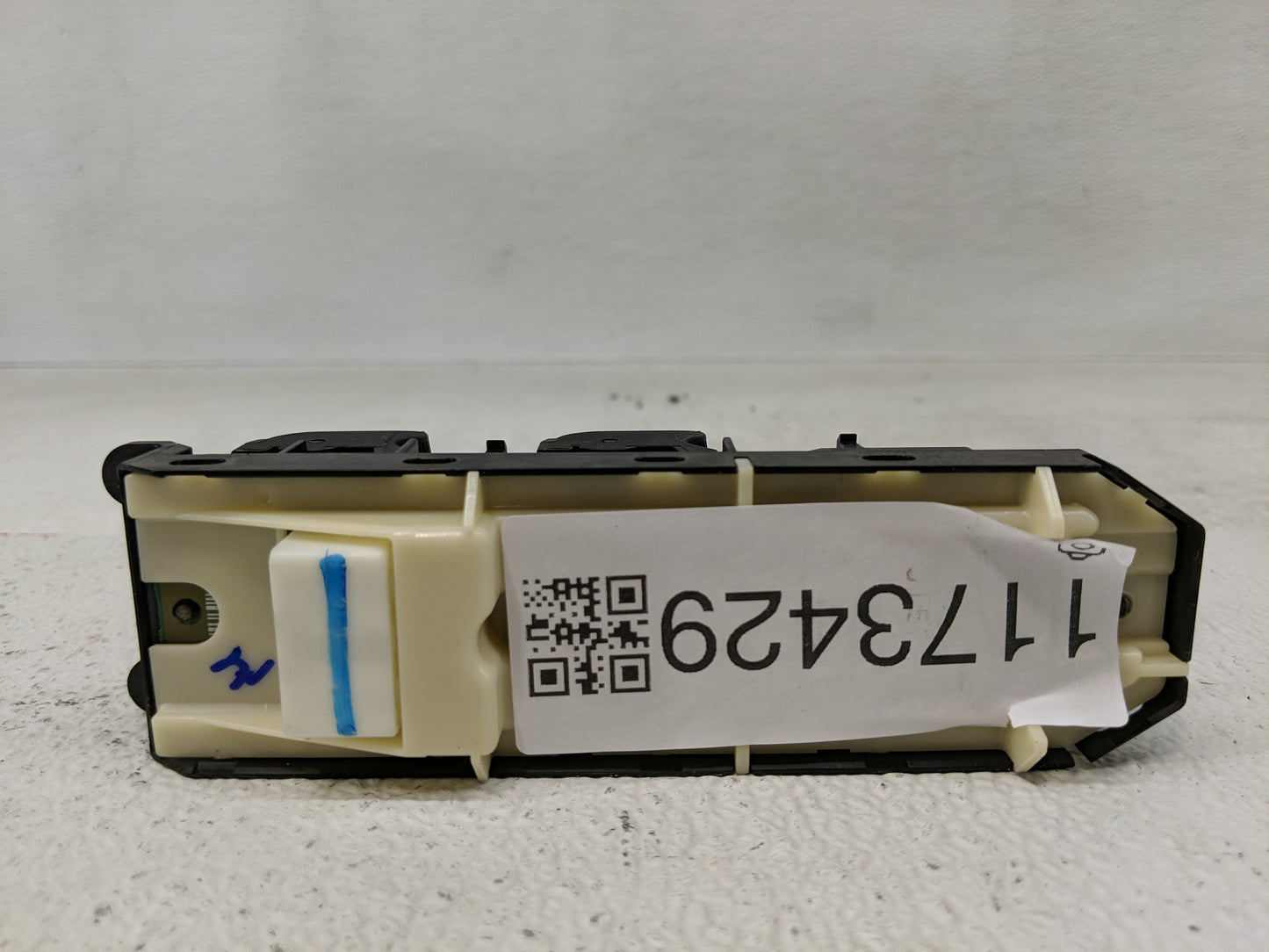 2010-2011 Toyota Camry Master Power Window Switch Replacement Driver Side Left P/N:515512 Fits OEM Used Auto Parts - Oemused