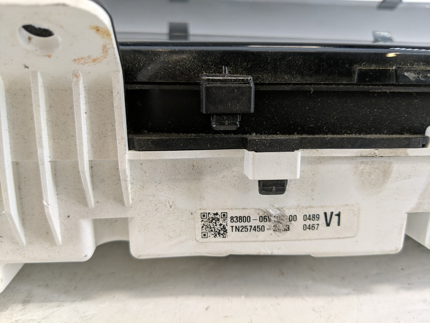2010-2011 Toyota Camry Instrument Cluster Speedometer Gauges P/N:83800-06V10 Fits Fits 2010 2011 OEM Used Auto Parts - Oemus