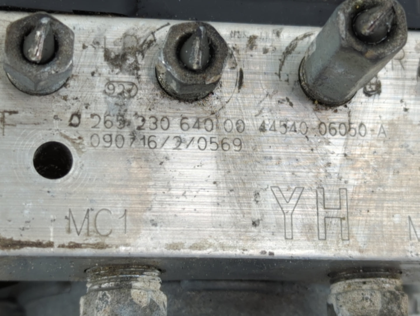 2010-2011 Toyota Camry ABS Pump Control Module Replacement P/N:44540-06050-A Fits Fits 2010 2011 OEM Used Auto Parts - Oemus