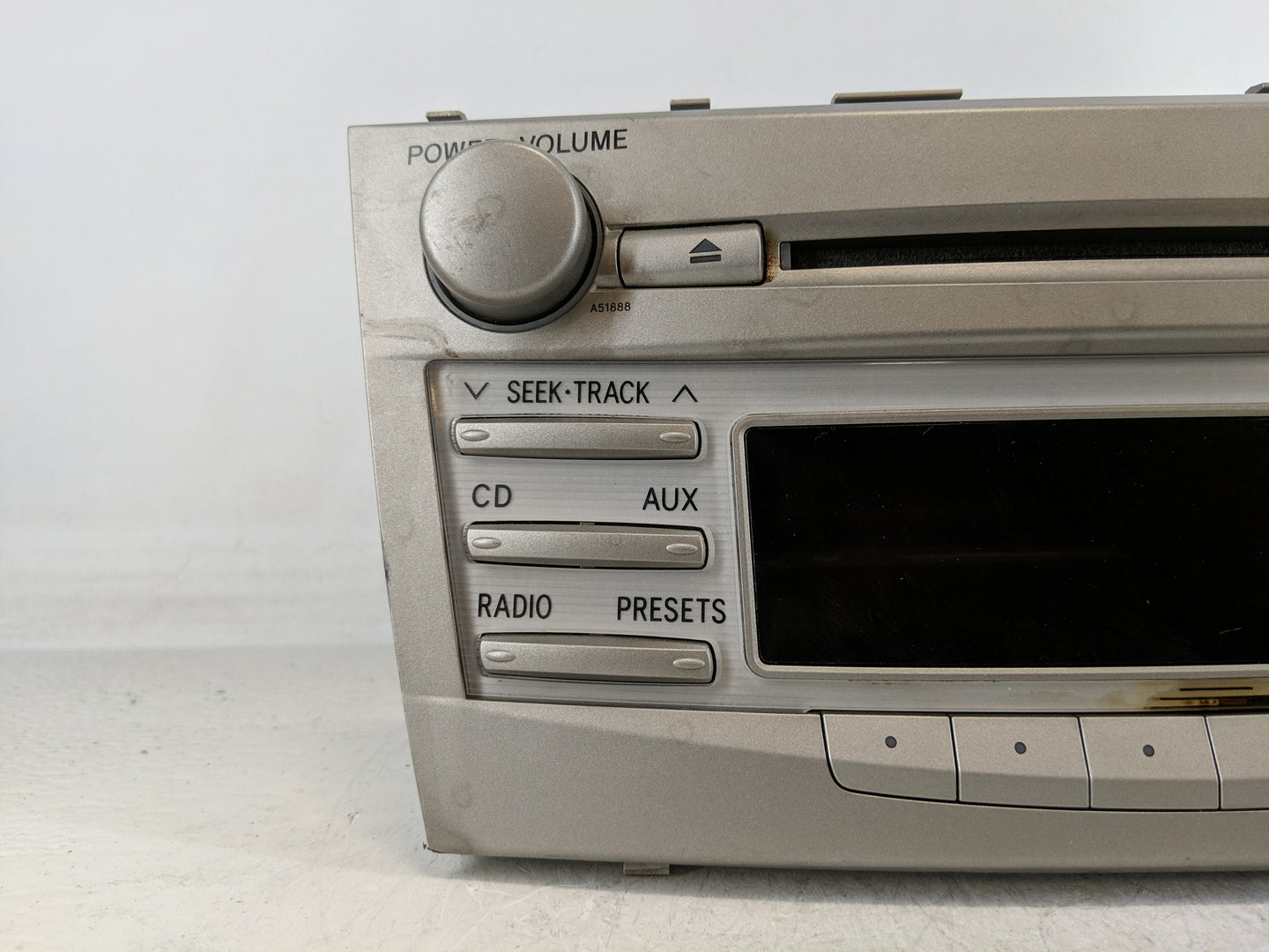 2010-2011 Toyota Camry Radio AM FM Cd Player Receiver Replacement P/N:86120-06700 Fits Fits 2010 2011 OEM Used Auto Parts - 