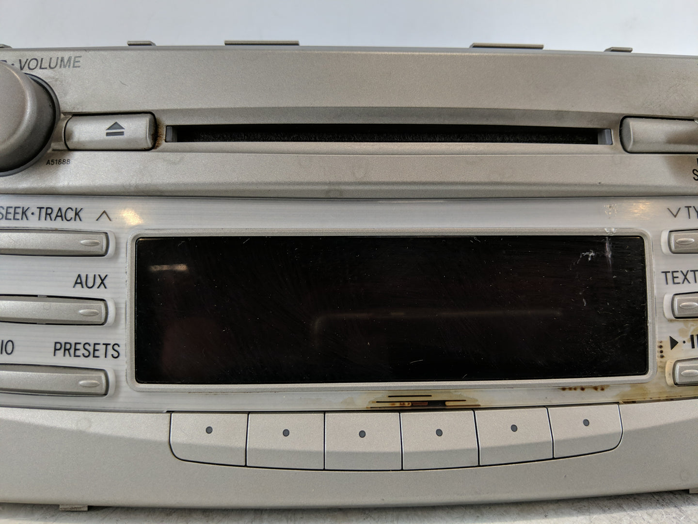 2010-2011 Toyota Camry Radio AM FM Cd Player Receiver Replacement P/N:86120-06700 Fits Fits 2010 2011 OEM Used Auto Parts - 