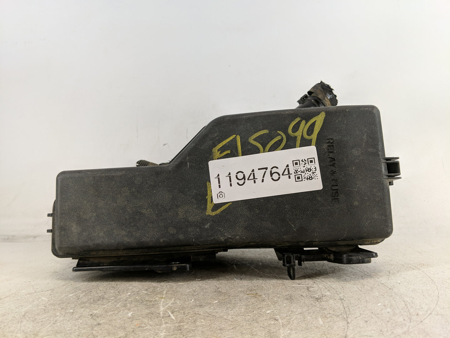 2010-2011 Toyota Camry Fusebox Fuse Box Panel Relay Module P/N:82720-06111 P68498588AC Fits Fits 2010 2011 OEM Used Auto Par