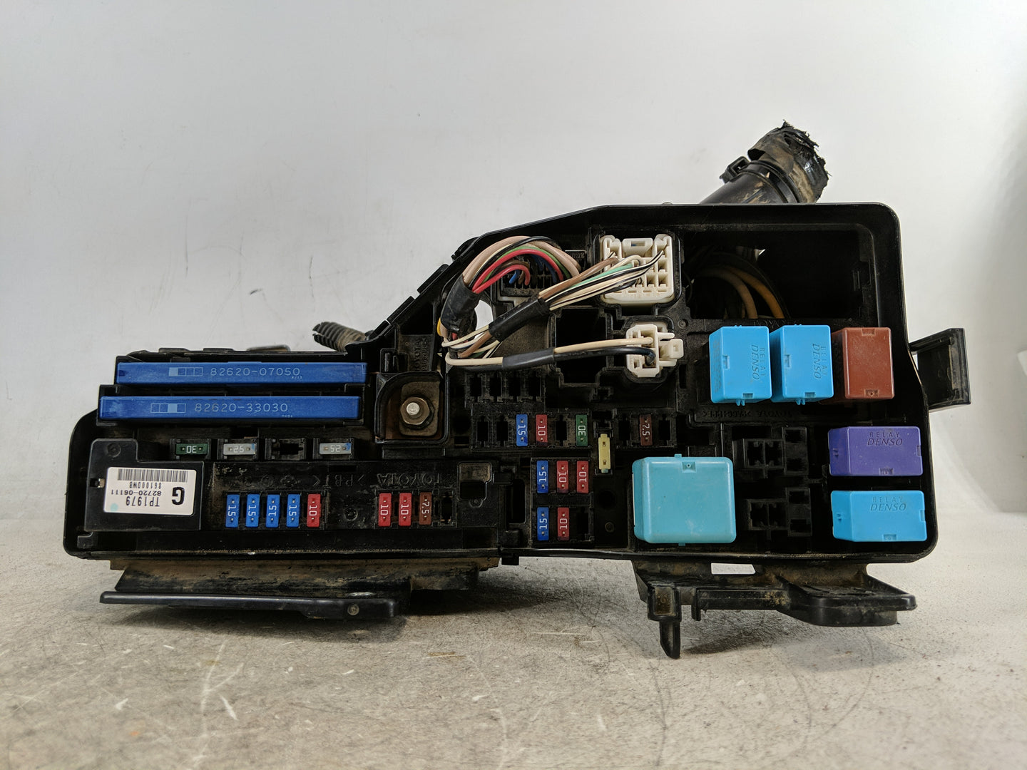 2010-2011 Toyota Camry Fusebox Fuse Box Panel Relay Module P/N:82720-06111 P68498588AC Fits Fits 2010 2011 OEM Used Auto Par