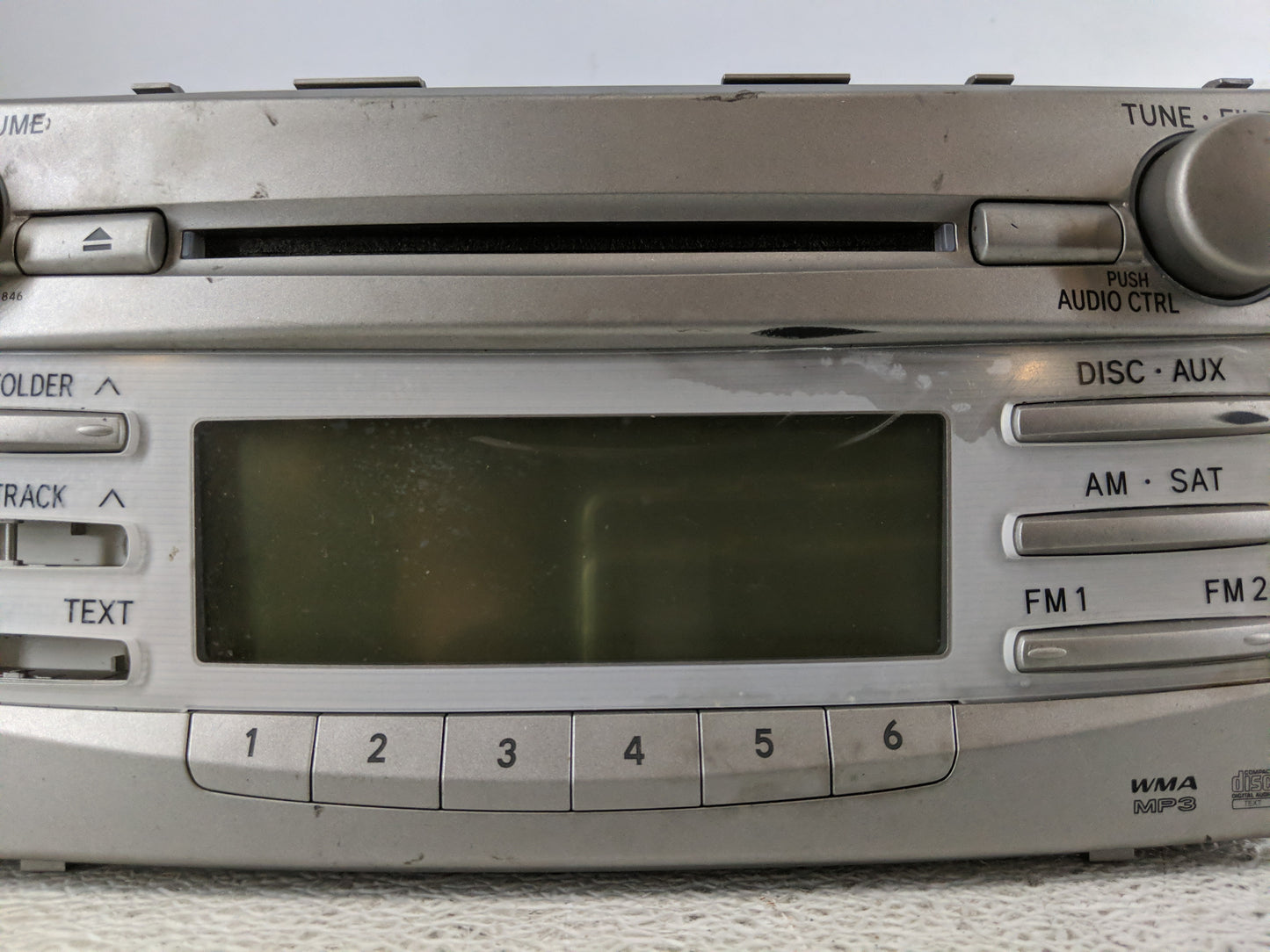 2010-2011 Toyota Camry Radio AM FM Cd Player Receiver Replacement P/N:86120-06480 Fits Fits 2010 2011 OEM Used Auto Parts - 