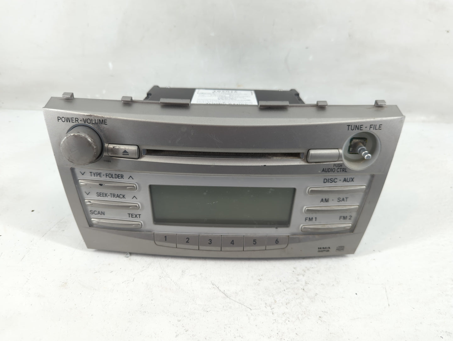 2010-2011 Toyota Camry Radio AM FM Cd Player Receiver Replacement P/N:86120-06480 Fits Fits 2010 2011 OEM Used Auto Parts - 