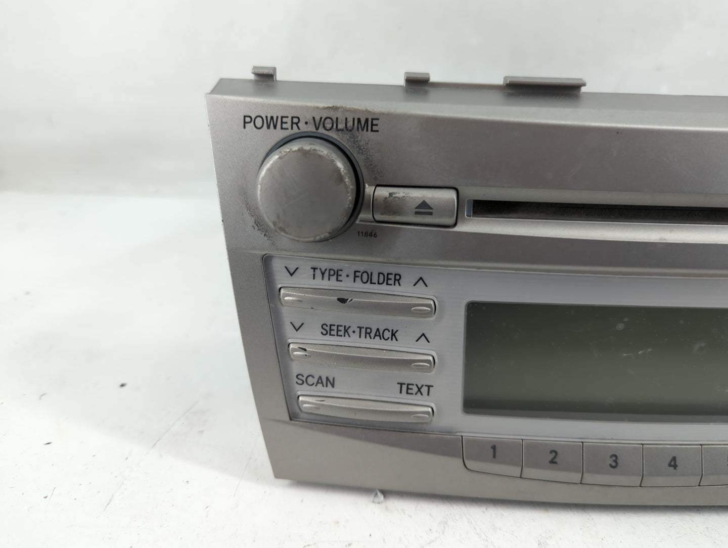 2010-2011 Toyota Camry Radio AM FM Cd Player Receiver Replacement P/N:86120-06480 Fits Fits 2010 2011 OEM Used Auto Parts - 