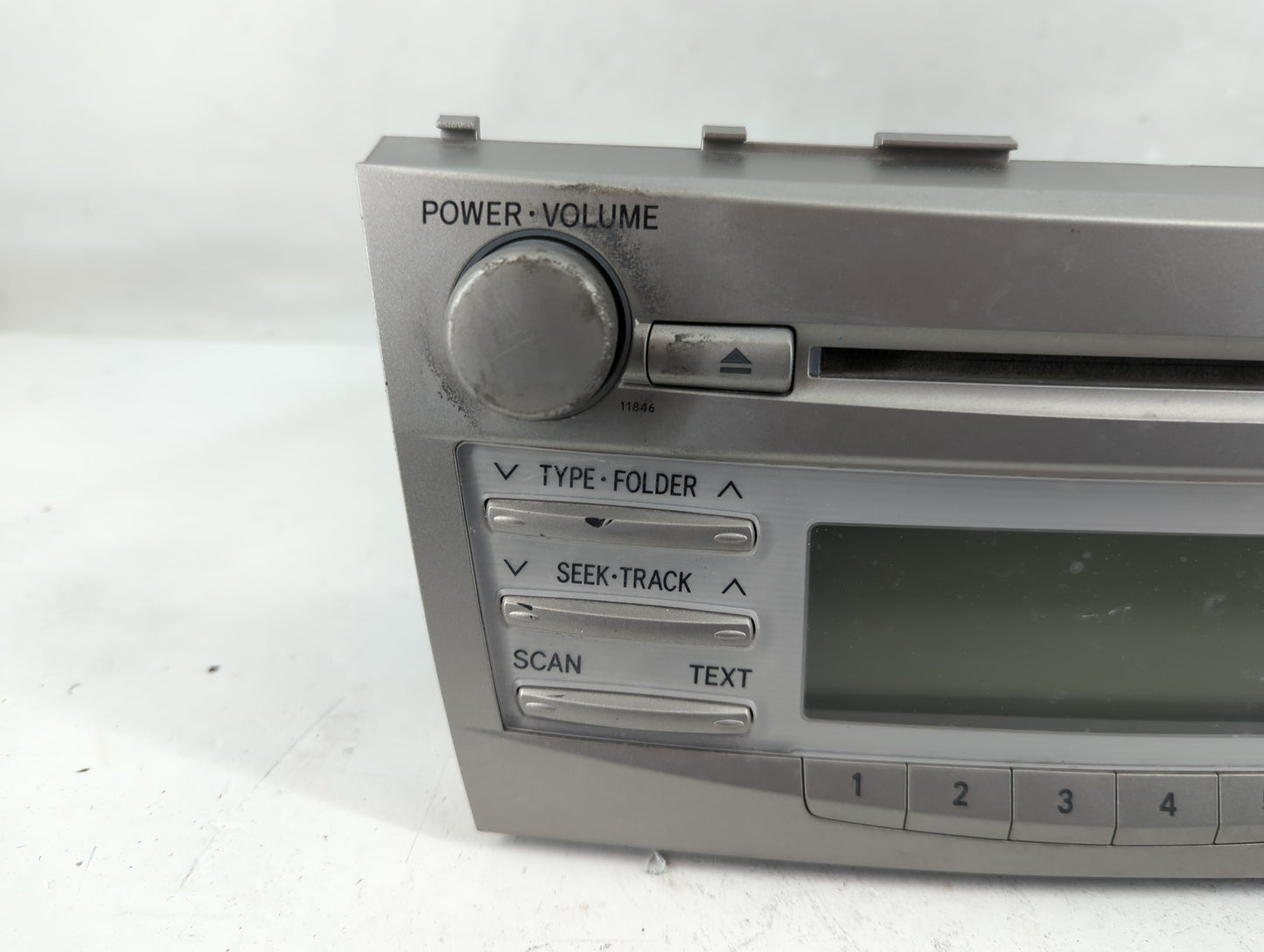 2010-2011 Toyota Camry Radio AM FM Cd Player Receiver Replacement P/N:86120-06480 Fits Fits 2010 2011 OEM Used Auto Parts - 