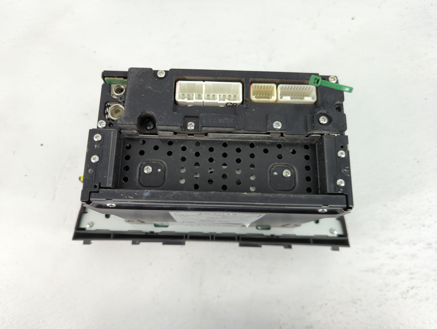 2010-2011 Toyota Camry Radio AM FM Cd Player Receiver Replacement P/N:86120-06480 Fits Fits 2010 2011 OEM Used Auto Parts - 
