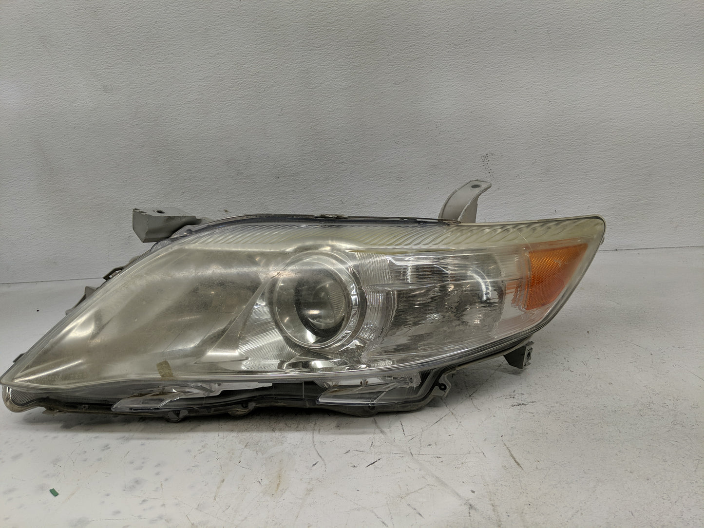 2010-2011 Toyota Camry Driver Left Oem Head Light Headlight Lamp - Oemusedautoparts1.com