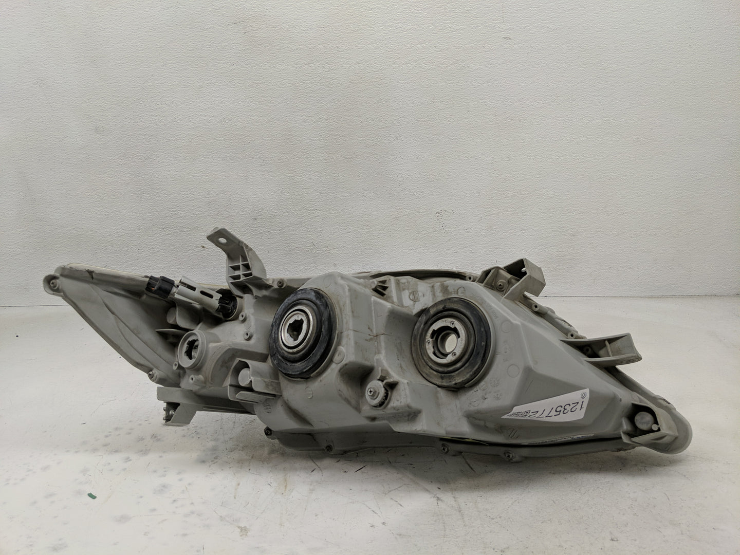 2010-2011 Toyota Camry Driver Left Oem Head Light Headlight Lamp - Oemusedautoparts1.com