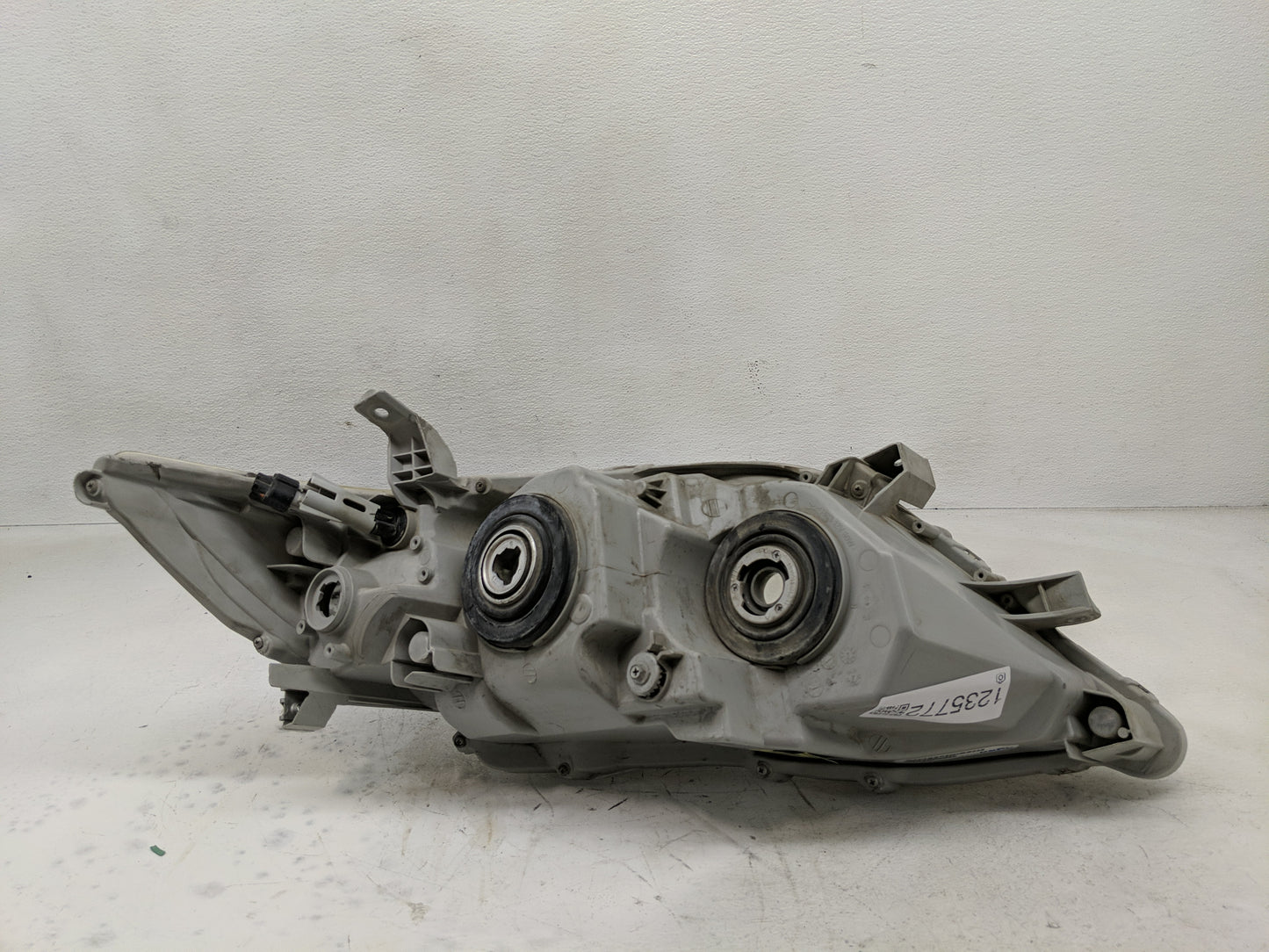 2010-2011 Toyota Camry Driver Left Oem Head Light Headlight Lamp - Oemusedautoparts1.com