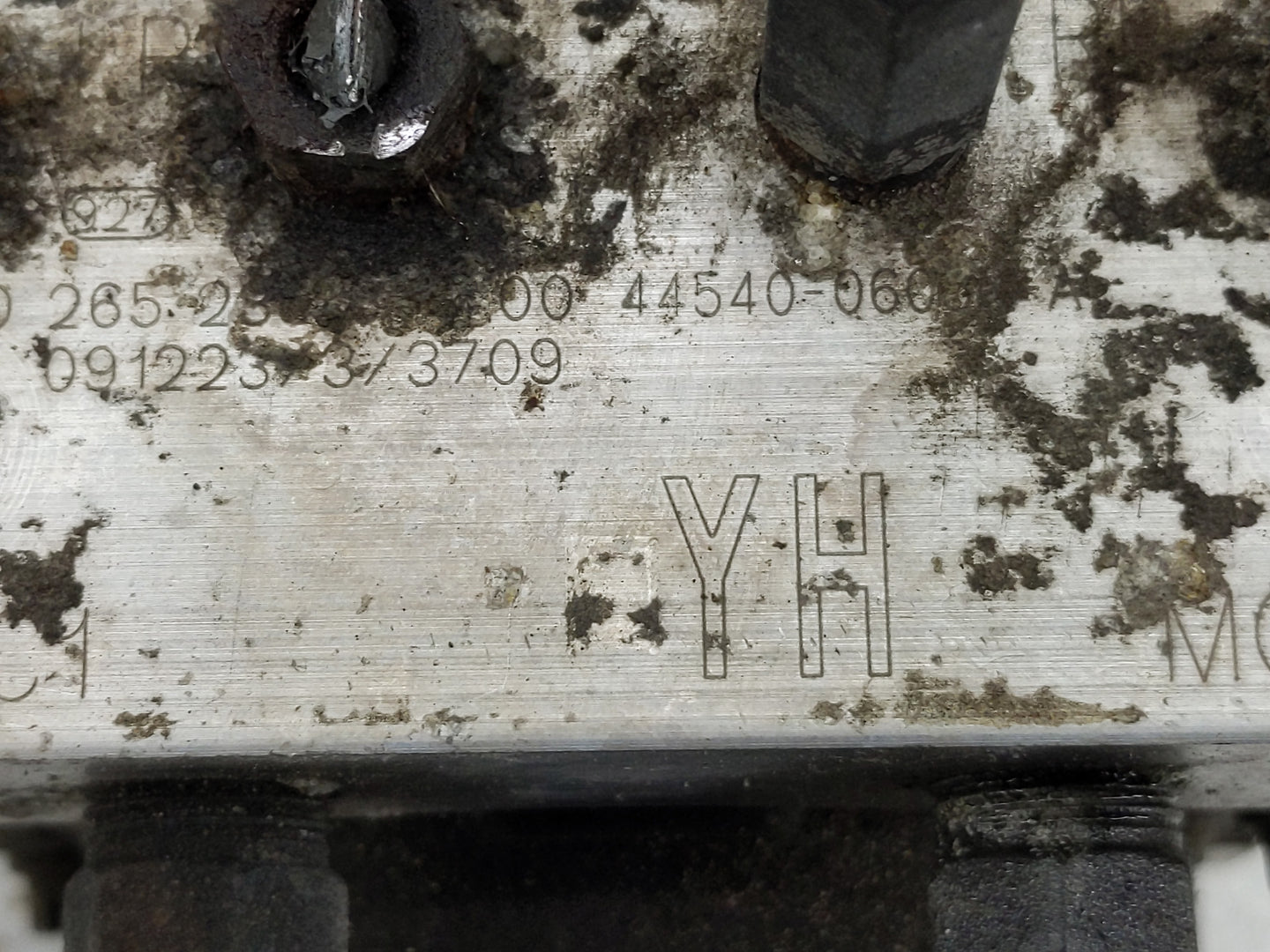 2010-2011 Toyota Camry ABS Pump Control Module Replacement P/N:44540-06050 Fits Fits 2010 2011 OEM Used Auto Parts - Oemused