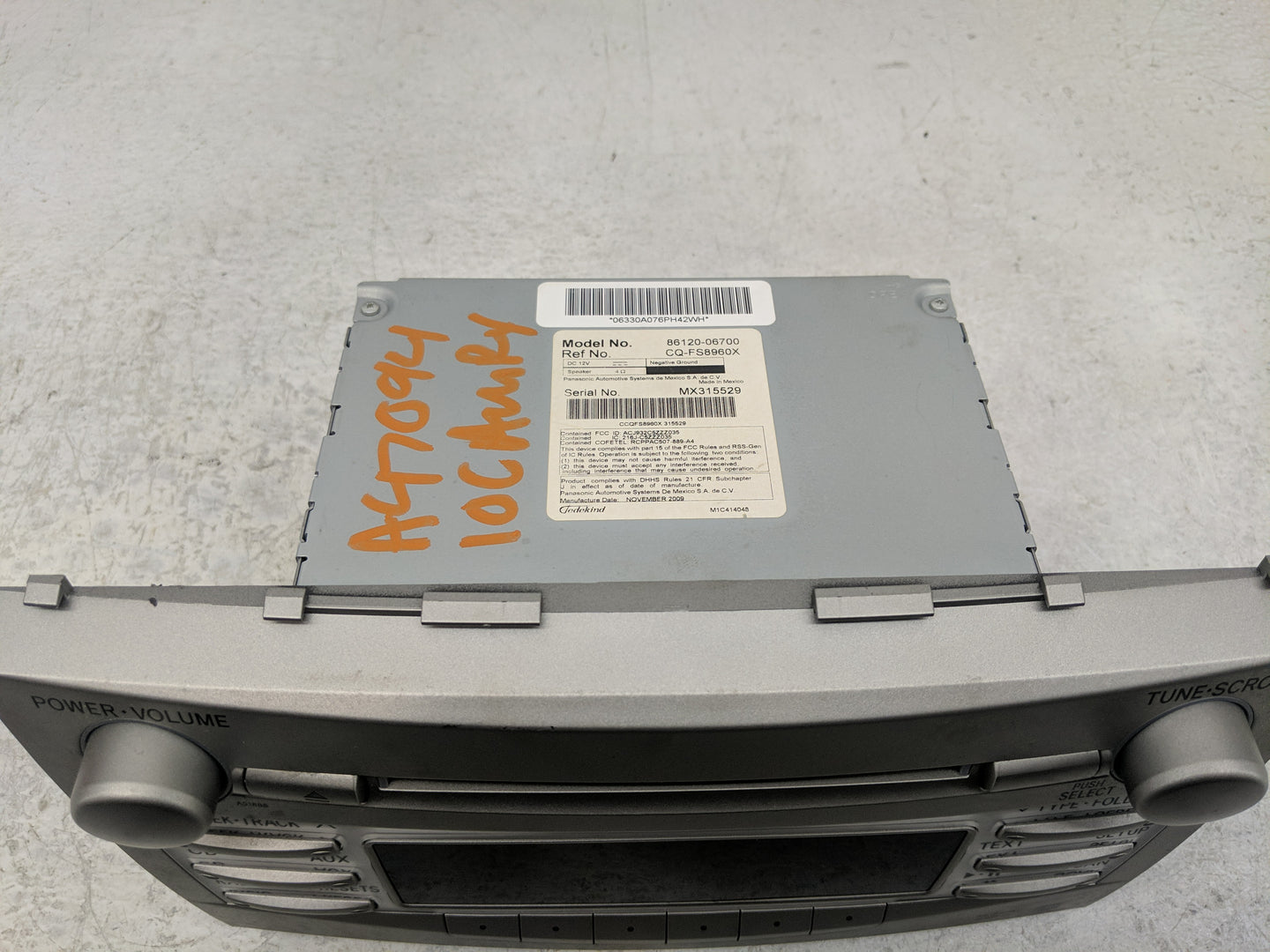 2010-2011 Toyota Camry Radio AM FM Cd Player Receiver Replacement P/N:86120-06700 Fits Fits 2010 2011 OEM Used Auto Parts - 