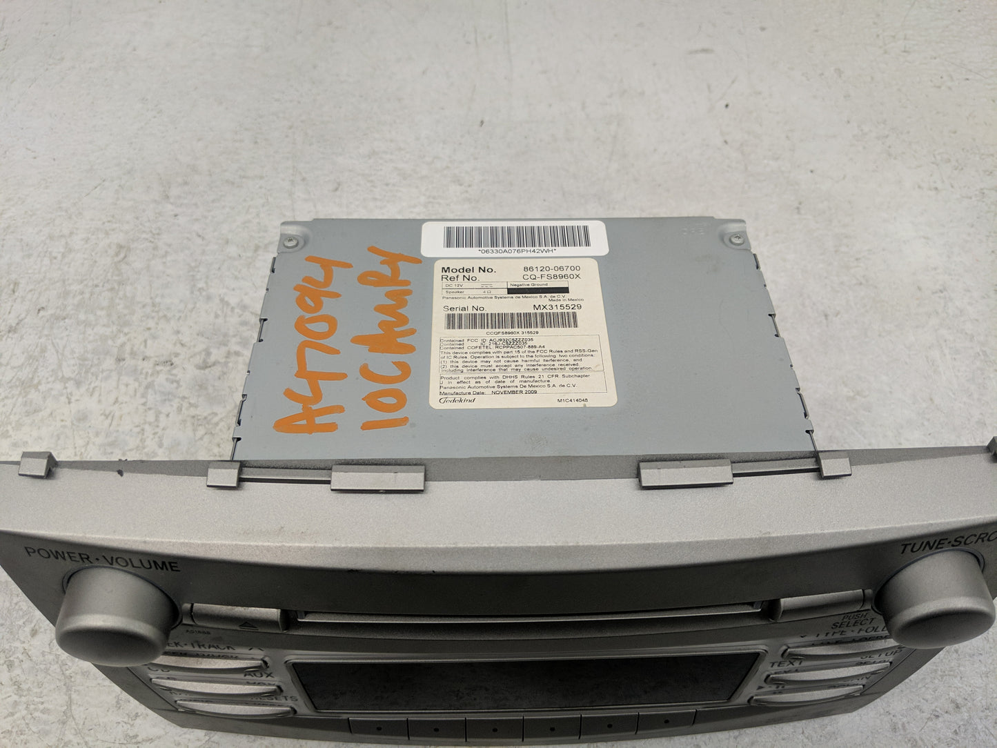 2010-2011 Toyota Camry Radio AM FM Cd Player Receiver Replacement P/N:86120-06700 Fits Fits 2010 2011 OEM Used Auto Parts - 