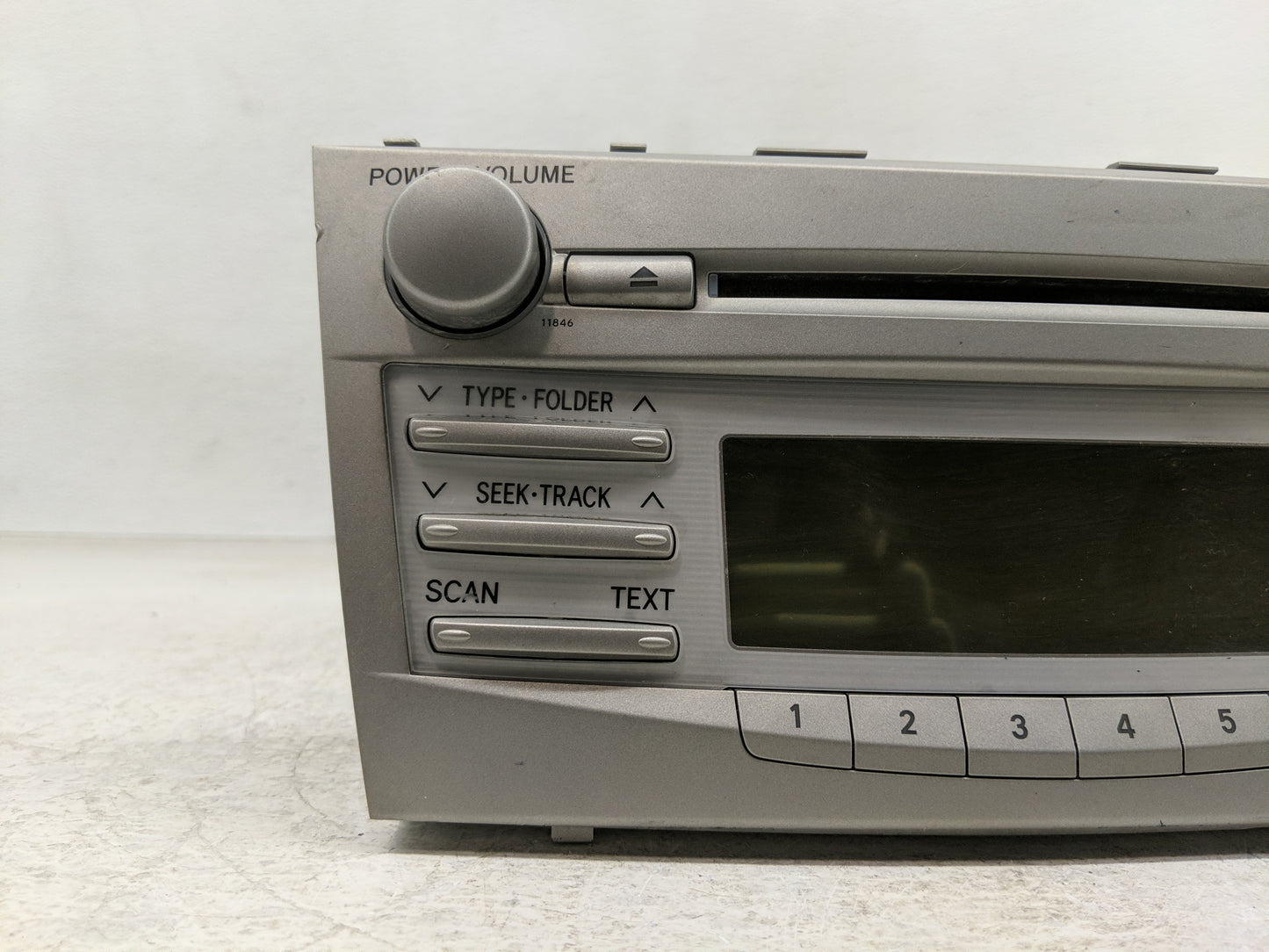 2010-2011 Toyota Camry Radio AM FM Cd Player Receiver Replacement P/N:86120-06480 Fits Fits 2010 2011 OEM Used Auto Parts - 