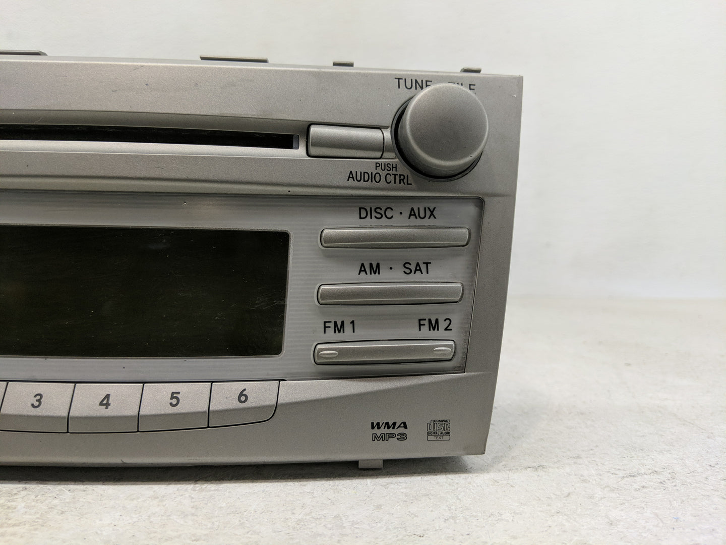 2010-2011 Toyota Camry Radio AM FM Cd Player Receiver Replacement P/N:86120-06480 Fits Fits 2010 2011 OEM Used Auto Parts - 