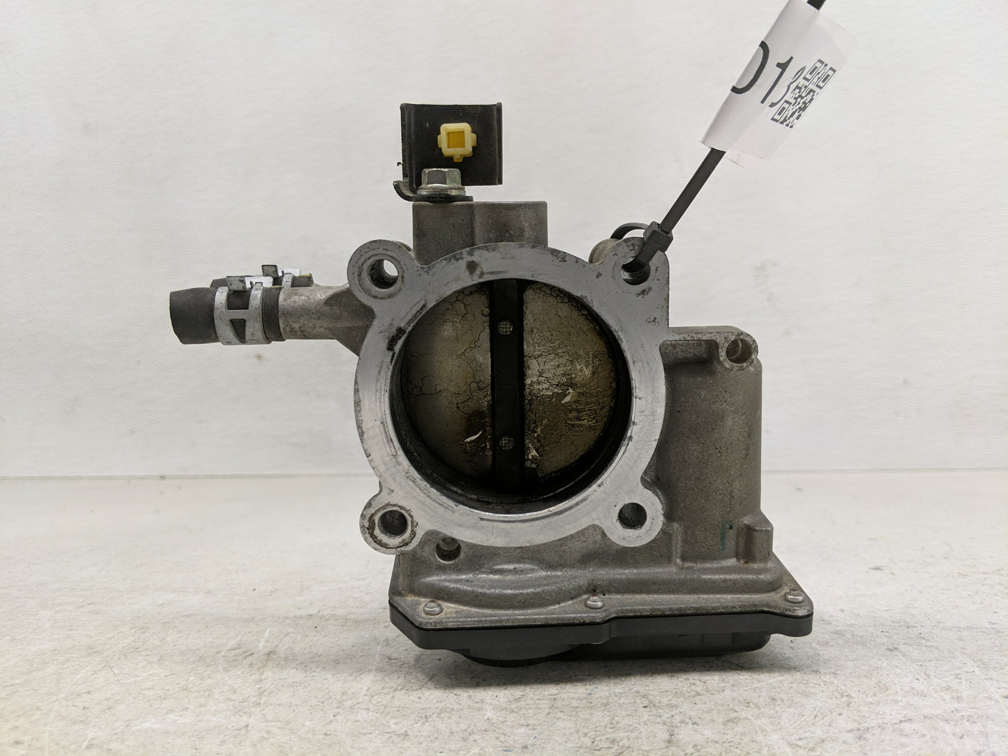 2010-2017 Toyota Camry Throttle Body Fits Fits 2009 2010 2011 2012 2013 2014 2015 2016 2017 2018 2019 OEM Used Auto Parts - 