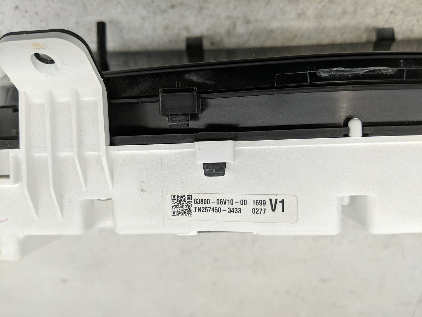 2010-2011 Toyota Camry Instrument Cluster Speedometer Gauges P/N:TN257450-3433 83800-06V10-00 Fits Fits 2010 2011 OEM Used A